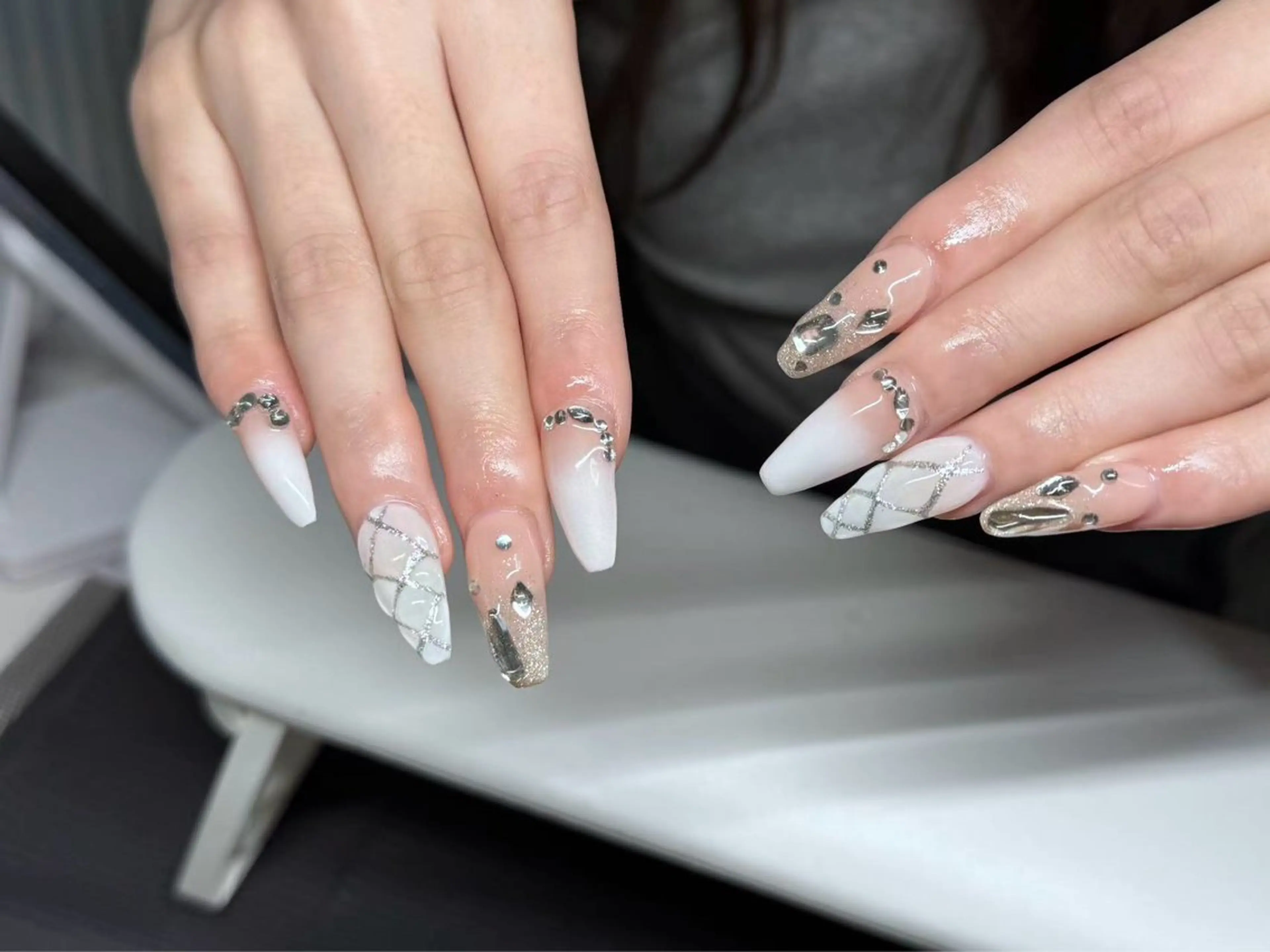 ネイル Chiara チップ長さ出しのネイルデザイン