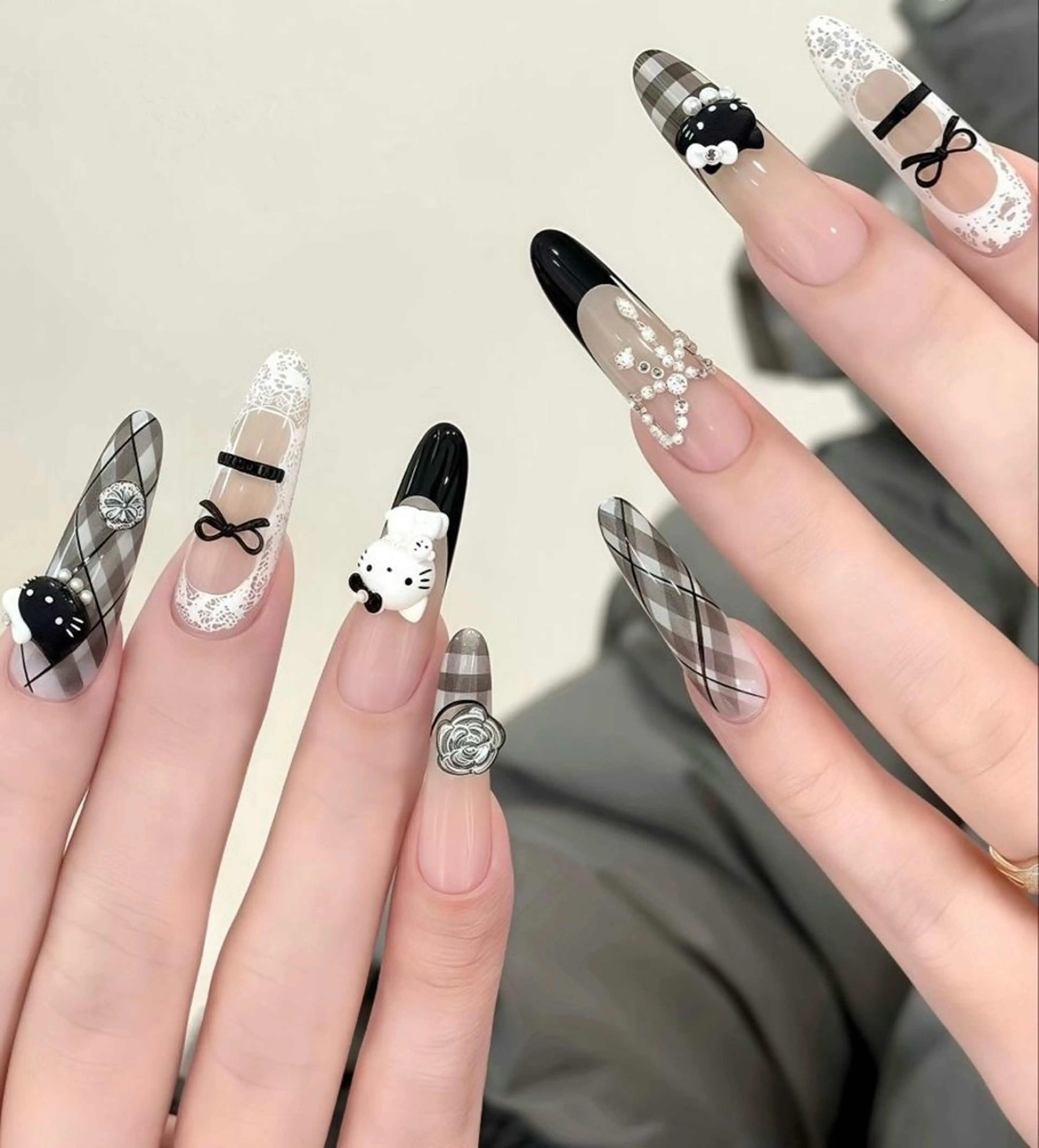 🌷(持ち込みok)チップ長さ出し10本＋アートやり放題＋パーツつけ放題Vipコース💅💕人気No1の写真
