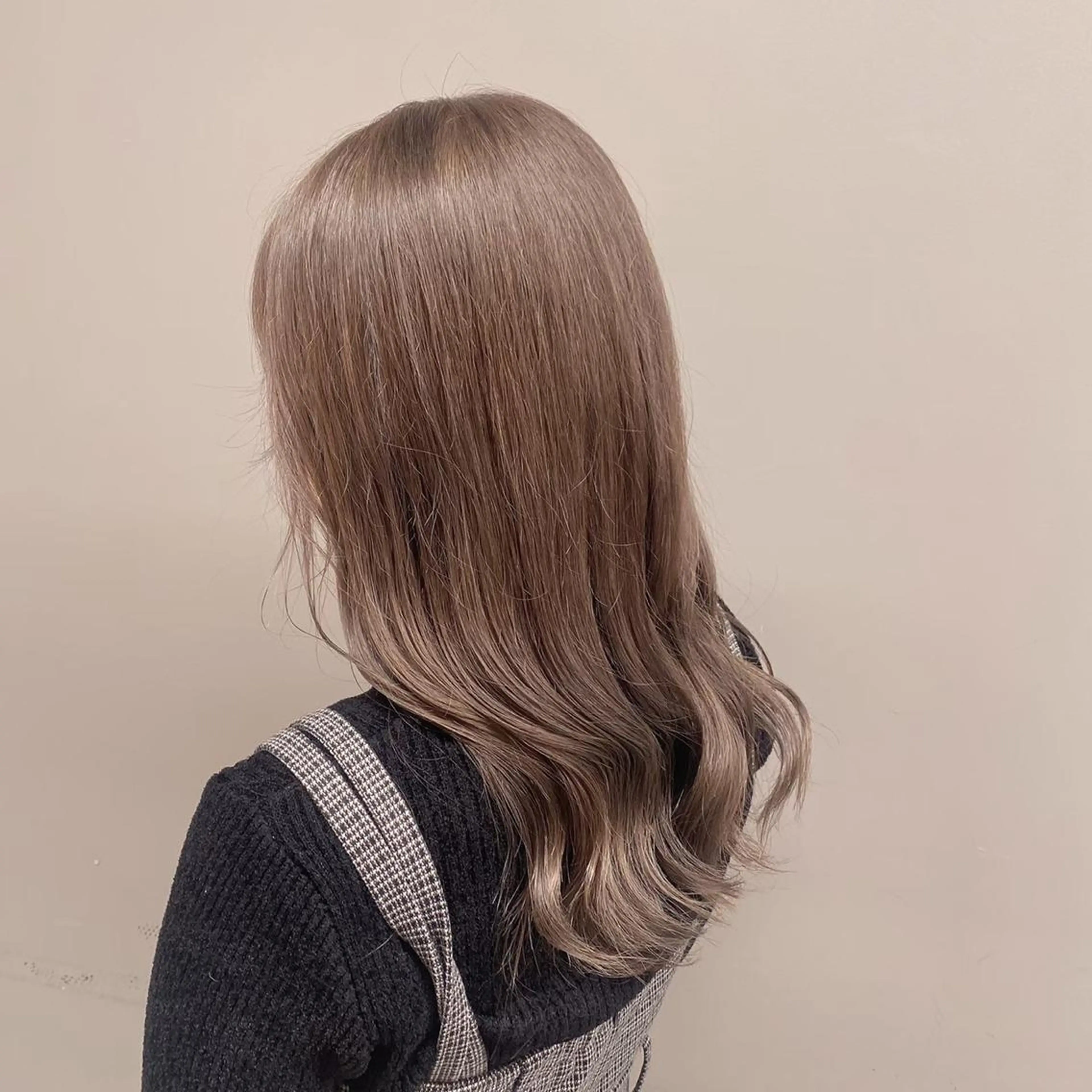 ロング ❤️赤み消し 上品カラー❤️のヘアスタイル