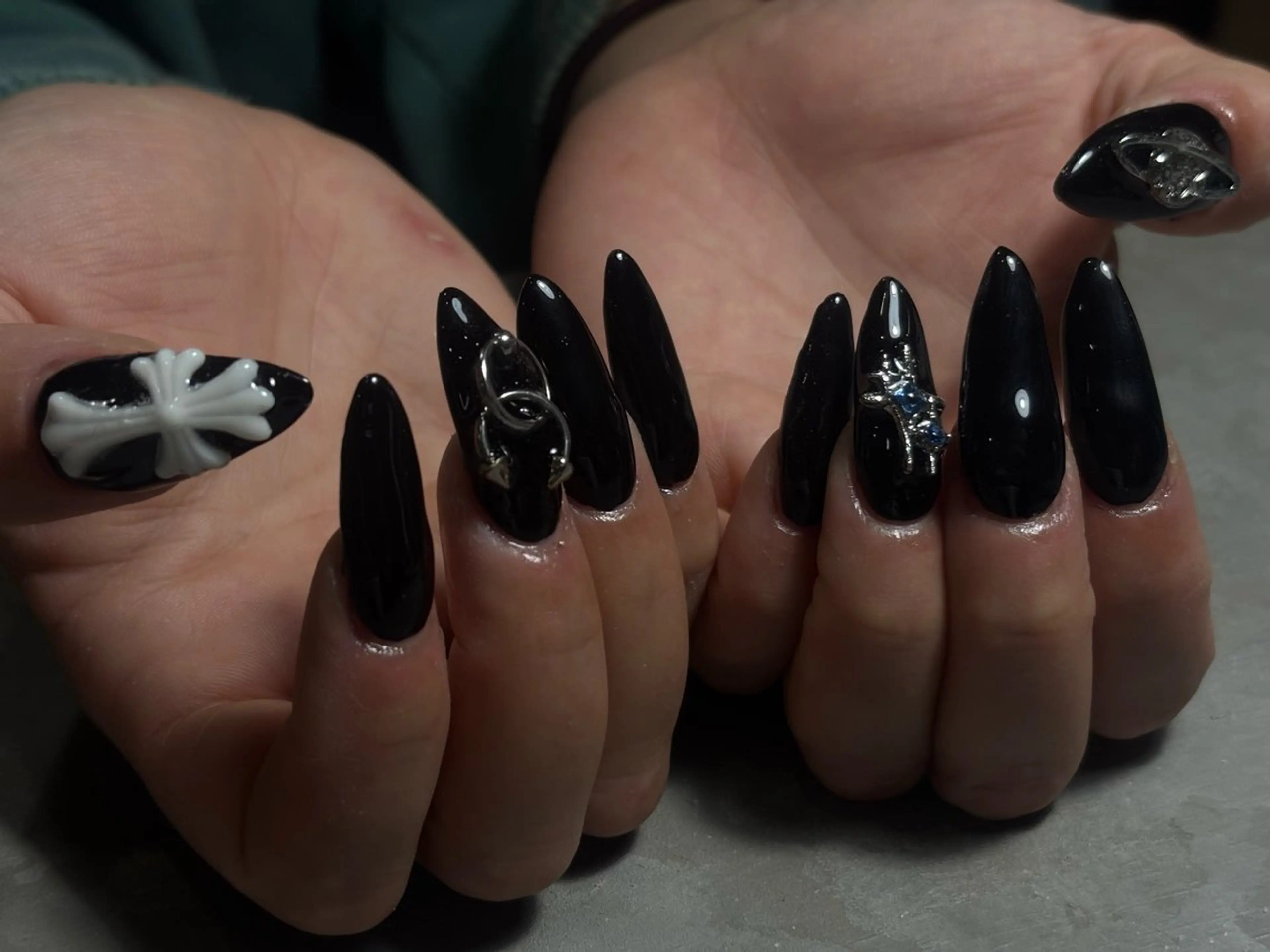 ネイル ハンドネイル 個性派NANA ネイルのネイルデザイン