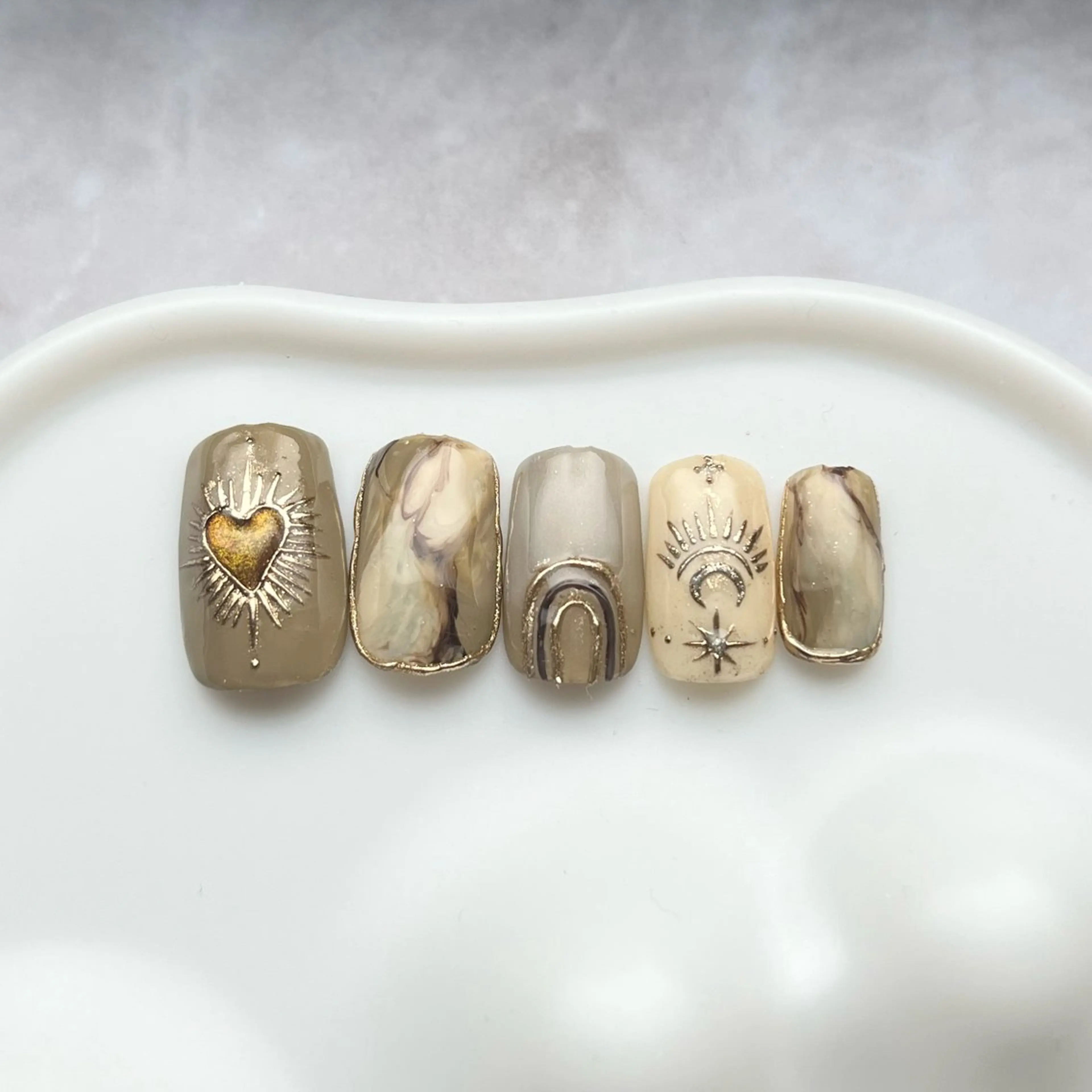 ネイル アートネイル ミラーネイル ハンドネイル nail salon Reversiのネイルデザイン