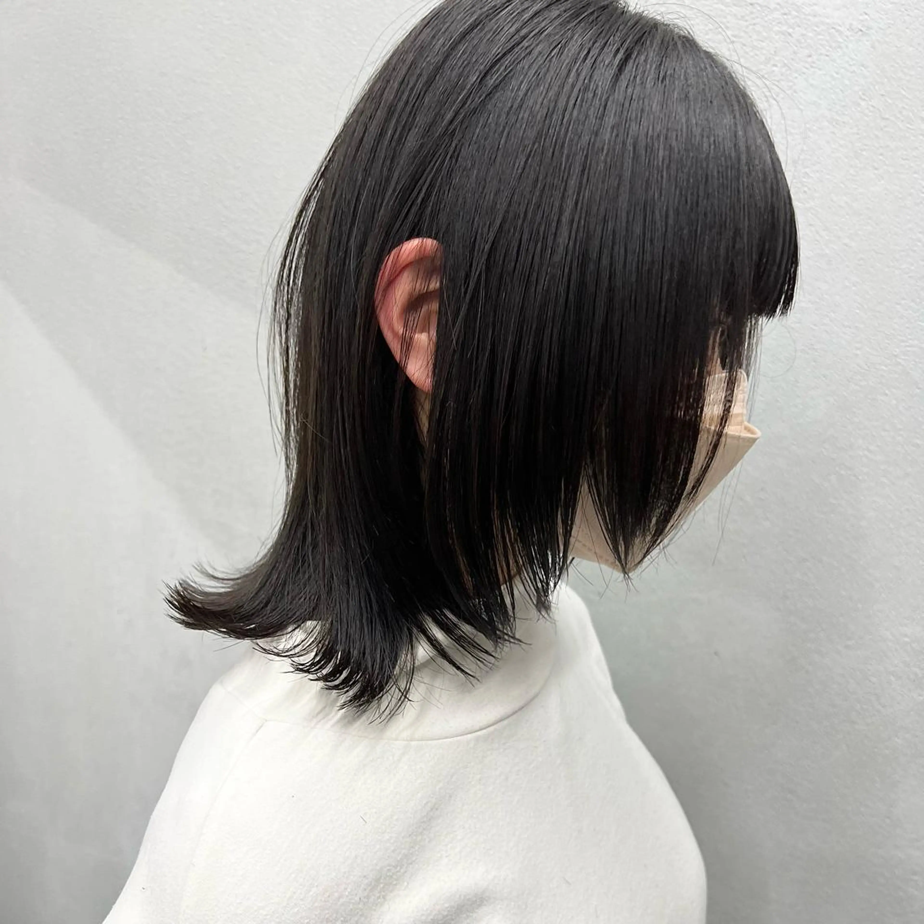 ミディアム カラー 顔まわりレイヤー 伸ばしかけ レイヤーカット カット ヘアカラー トリートメント お顔まわりカット🌱 emo.村松泉綺のヘアスタイル
