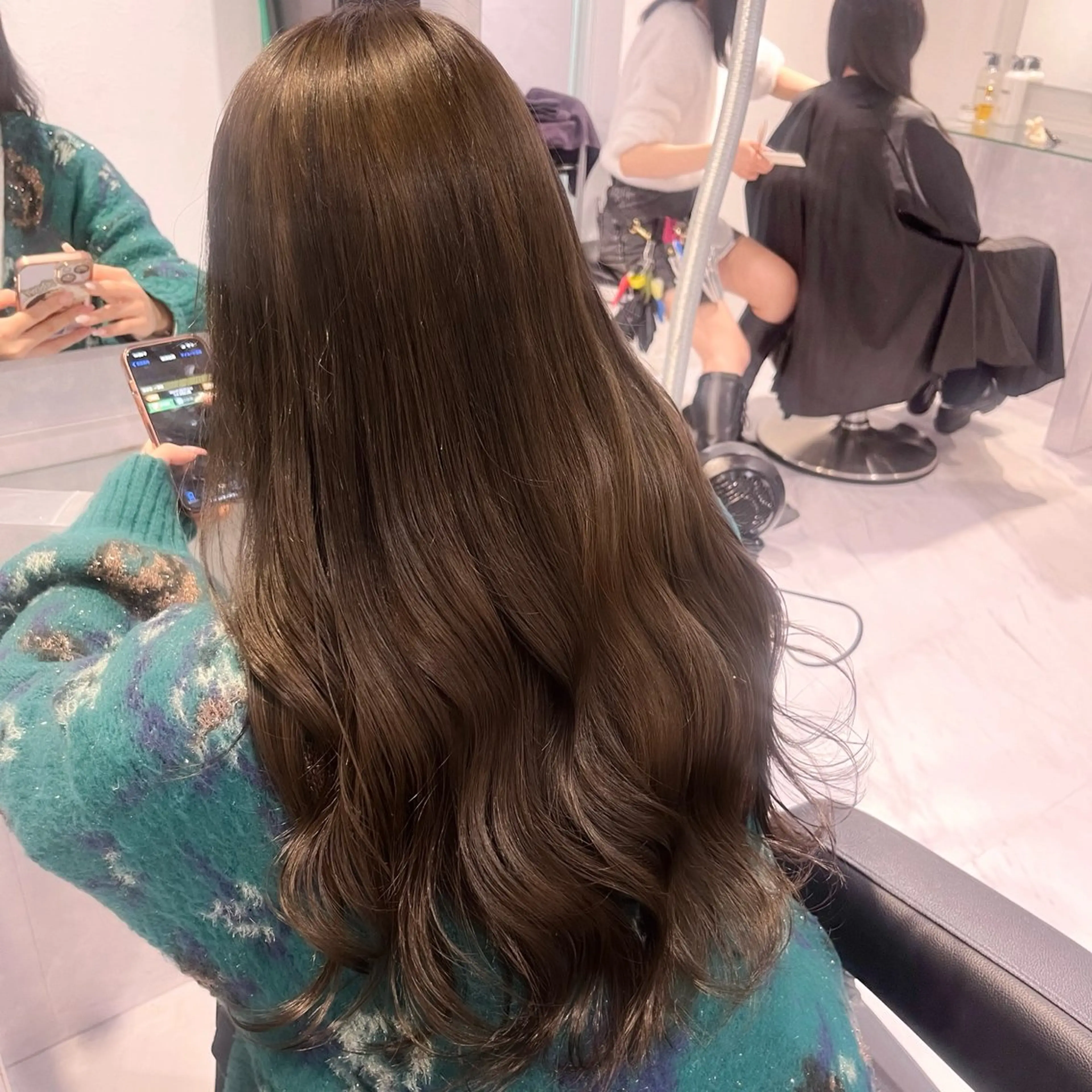 ロング カラー 🫧うる艶トレンド 🫧透明感カラーのヘアスタイル