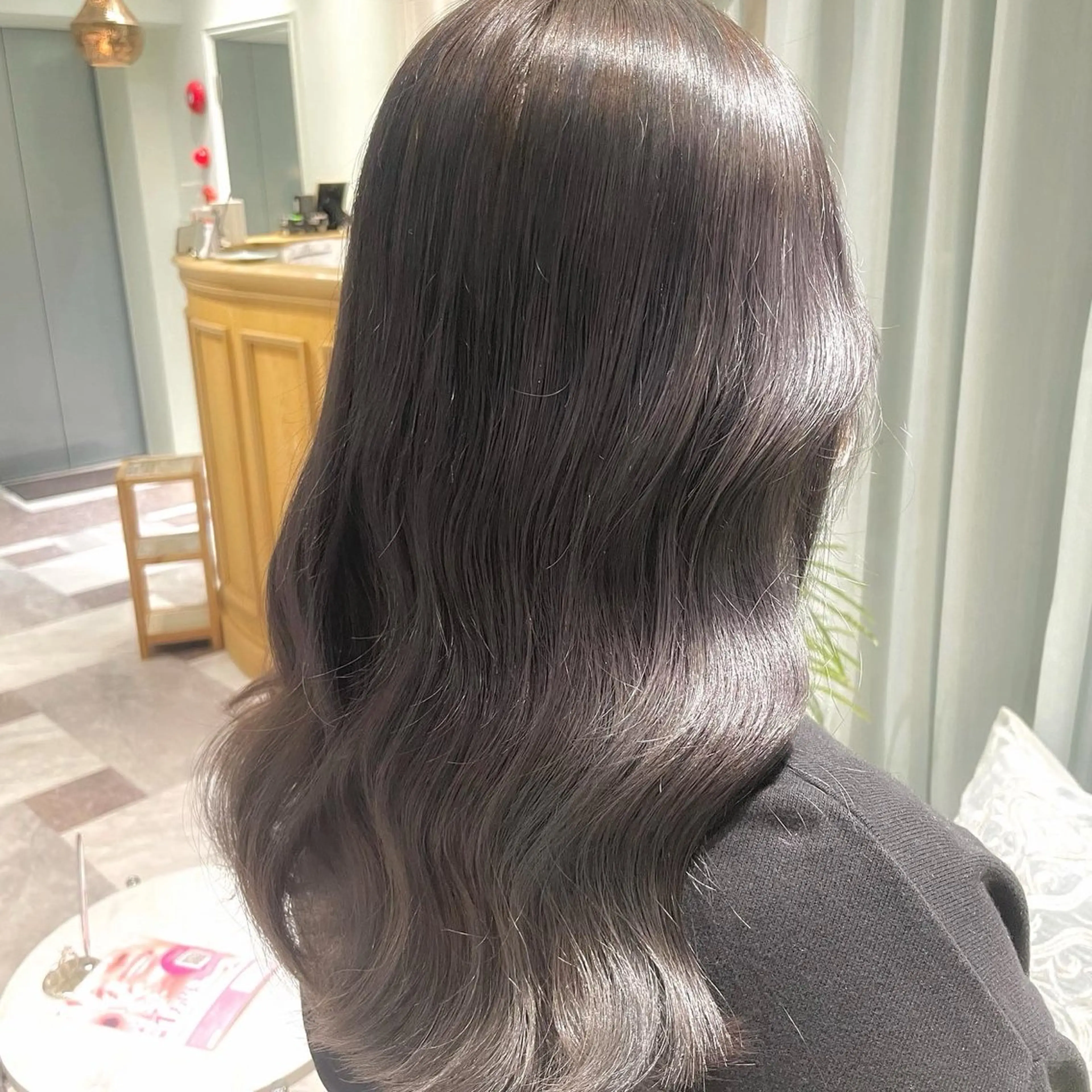 ロング カラー ベージュカラー 黒髪 ブリーチ ブルーカラー ブルーブラック カット ヘアカラー トリートメント 木屋元一/透明感 /レイヤー/顔まわりのヘアスタイル