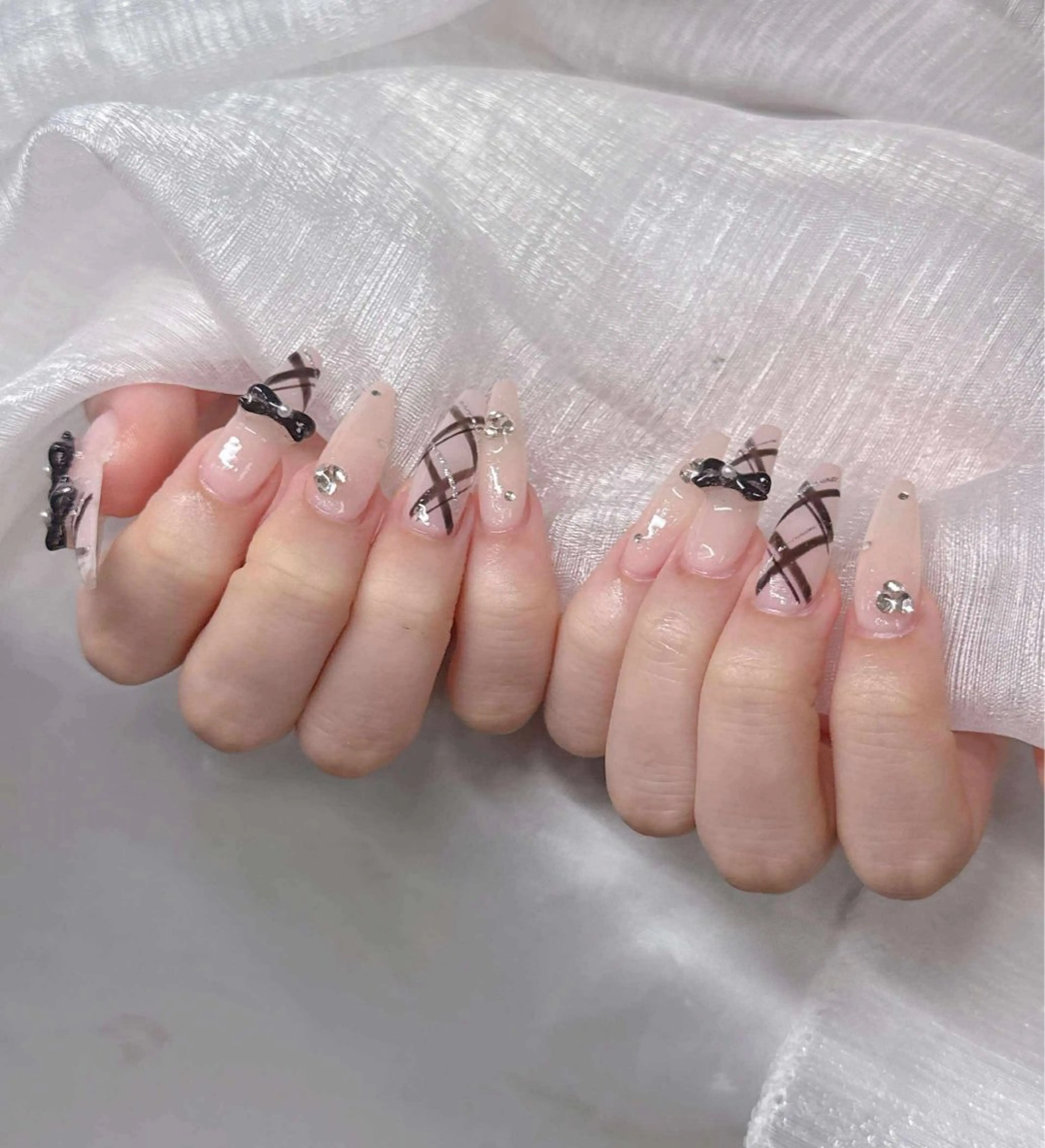ネイル 長さ出し グラデーション 卒業式 キラキラネイル マグネットネイル ハンドネイル Lee Nailsのネイルデザイン