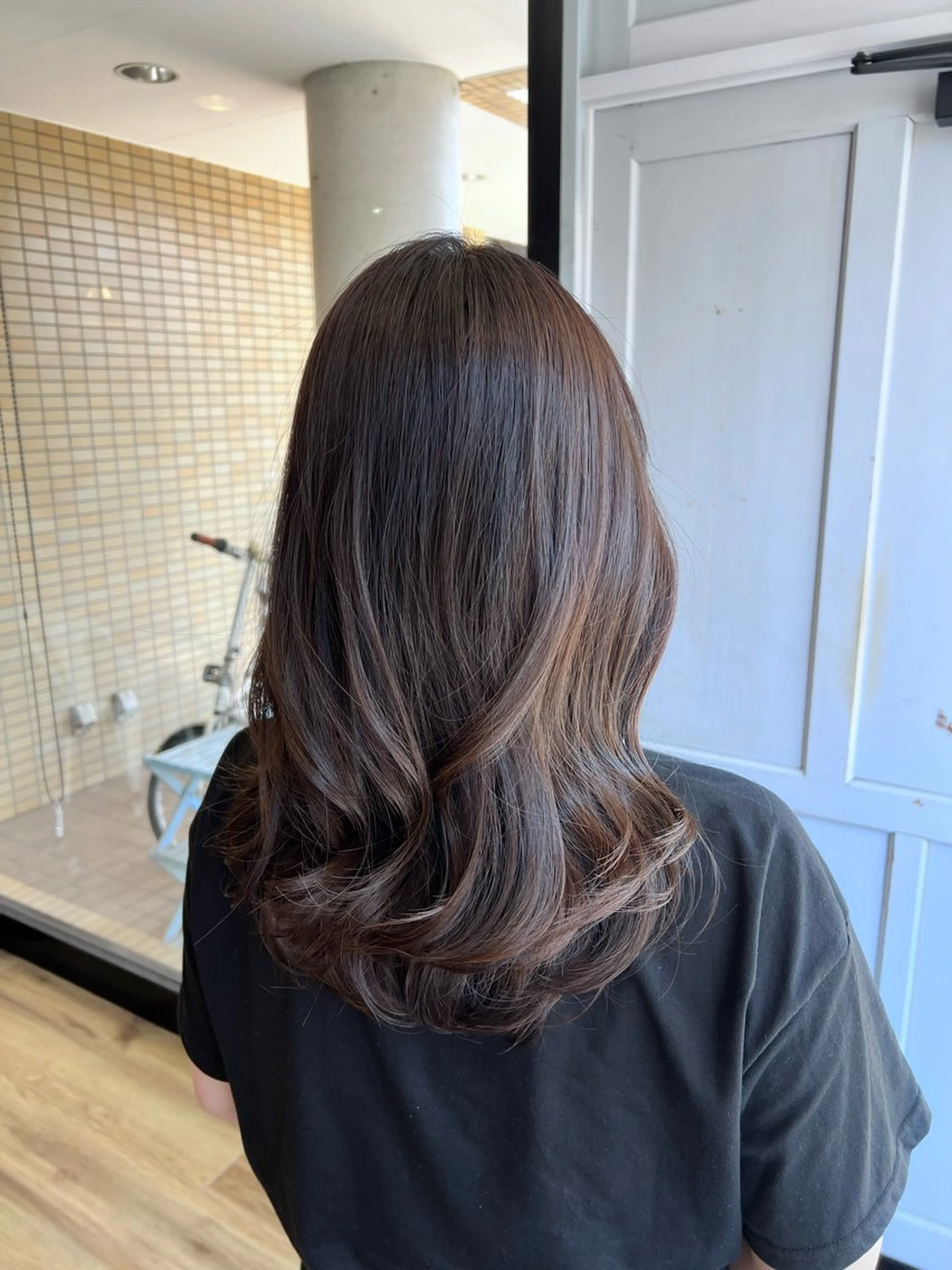 ロング カラー アッシュ ラベンダーカラー ラベンダーアッシュ カット ヘアカラー トリートメント ツキダテ ユイのヘアスタイル