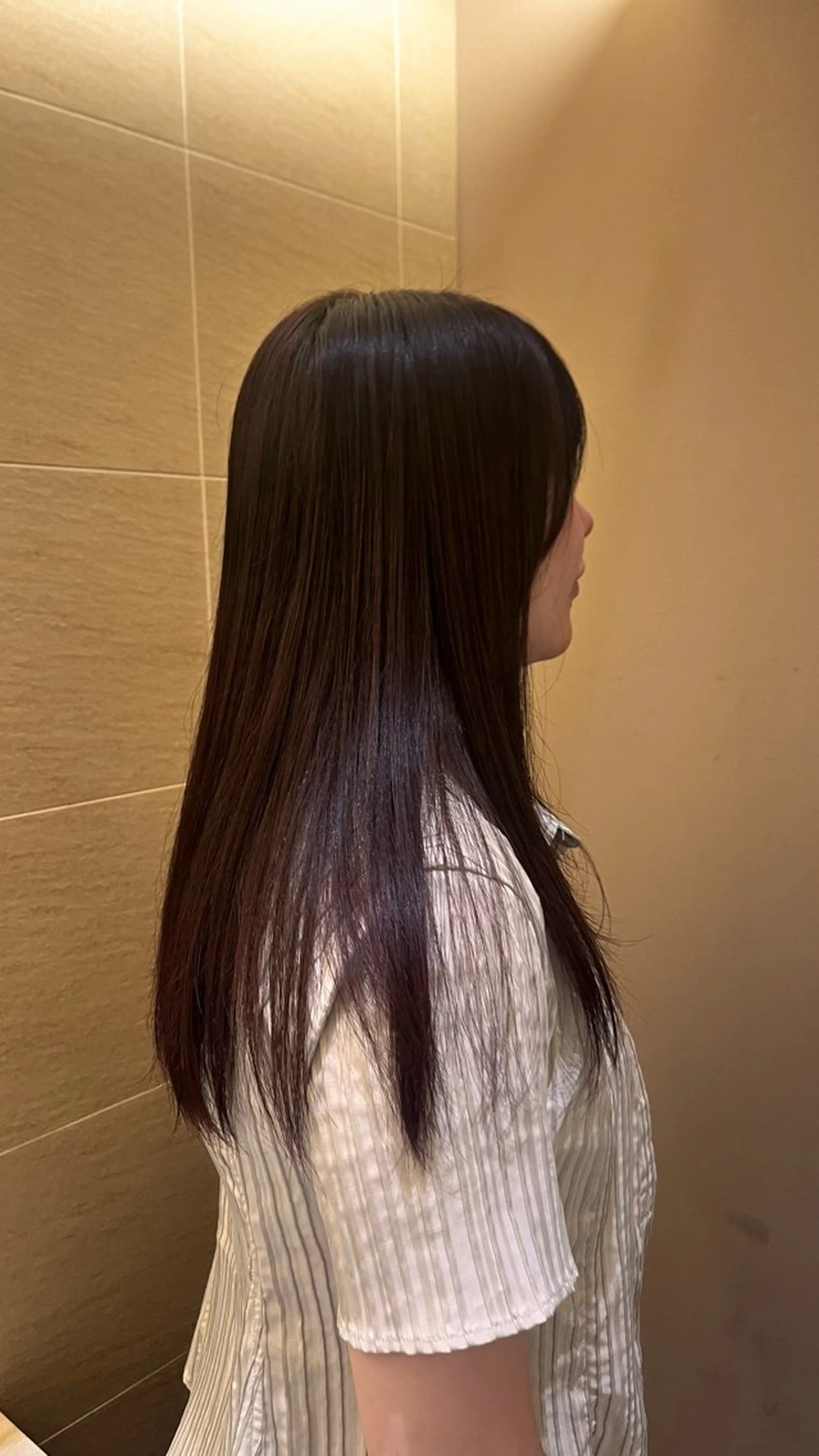 セミロング yiye aoyama所属・表参道yiye うららのヘアスタイル