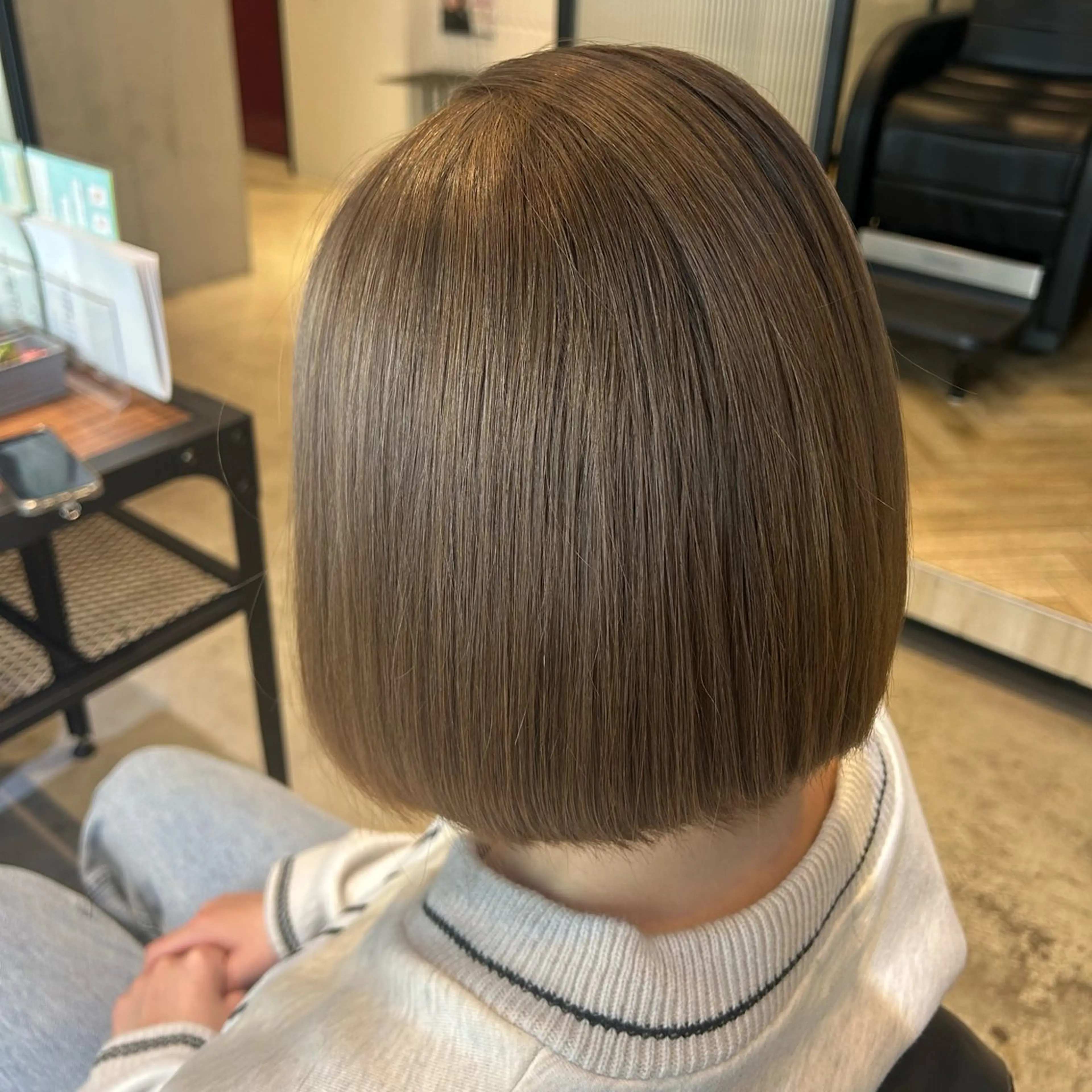 ショート カラー ベージュカラー ミルクティーベージュ MOMO 🎀のヘアスタイル