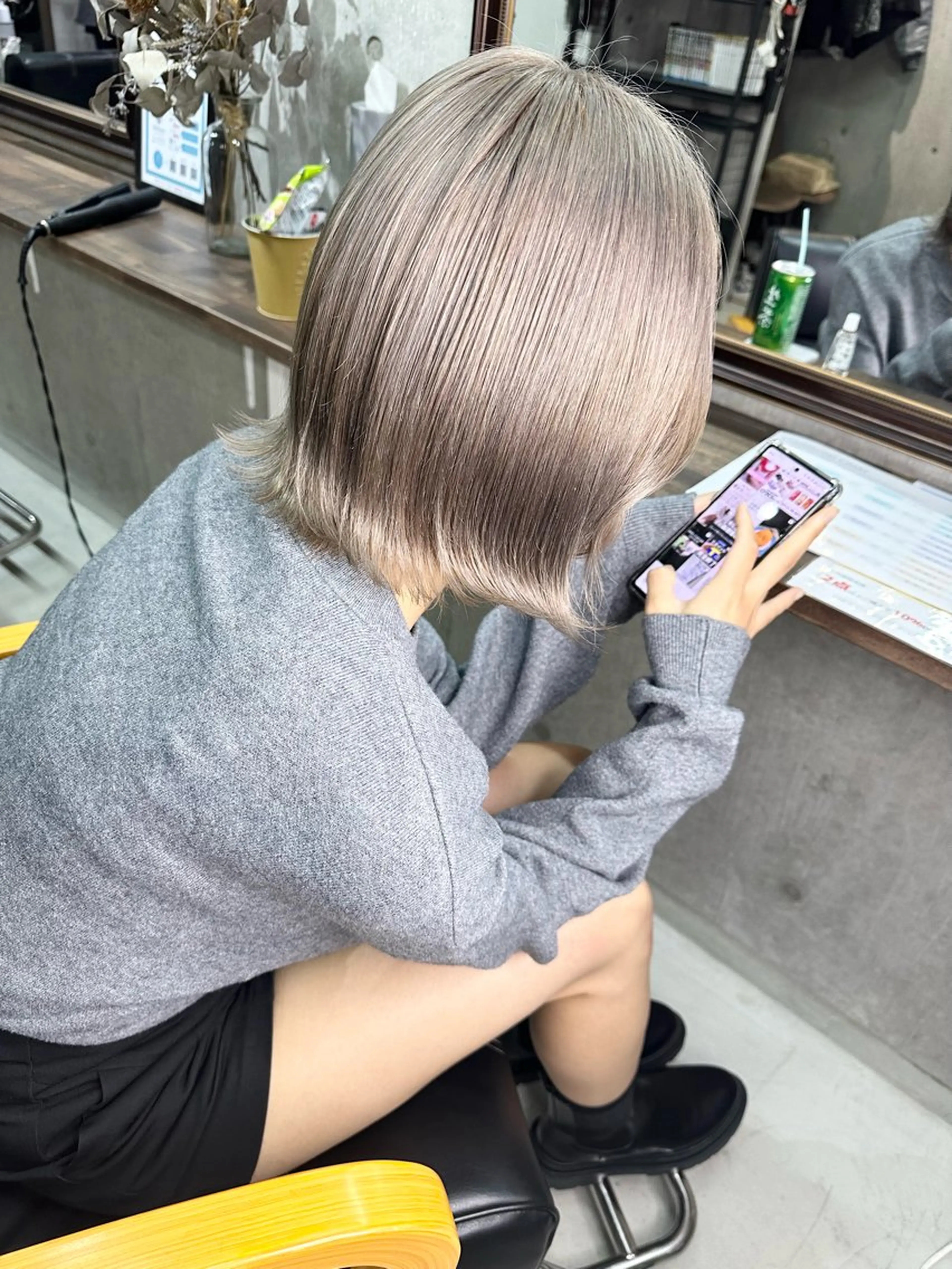 ショート カラー グレージュ ハイトーンカラー ボブ カット ヘアカラー トリートメント 名古屋のピンク好き かずくん🦩のヘアスタイル
