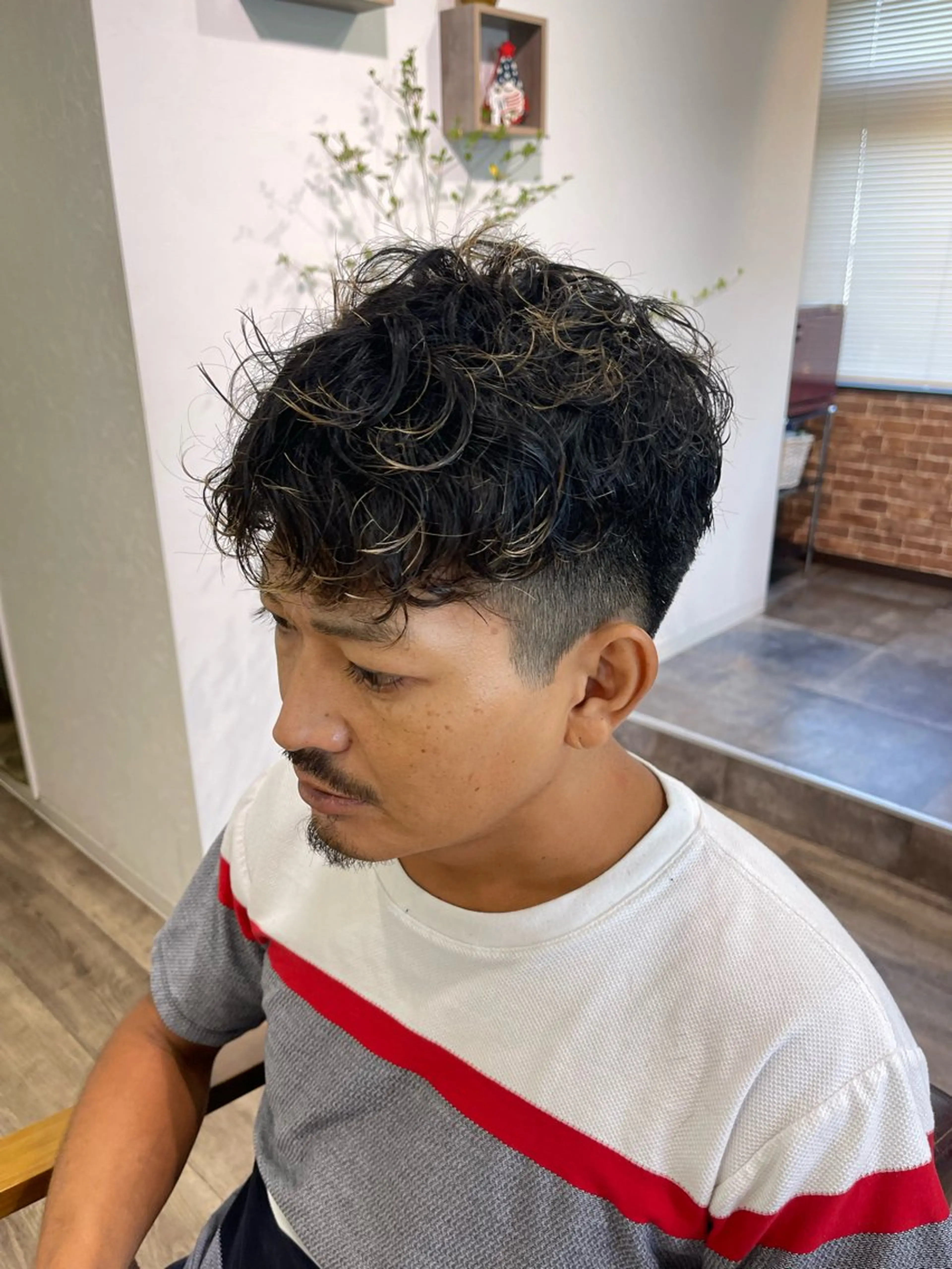 ショート パーマ メンズ カット ヘアカラー パーマ Felice Erikaのヘアスタイル
