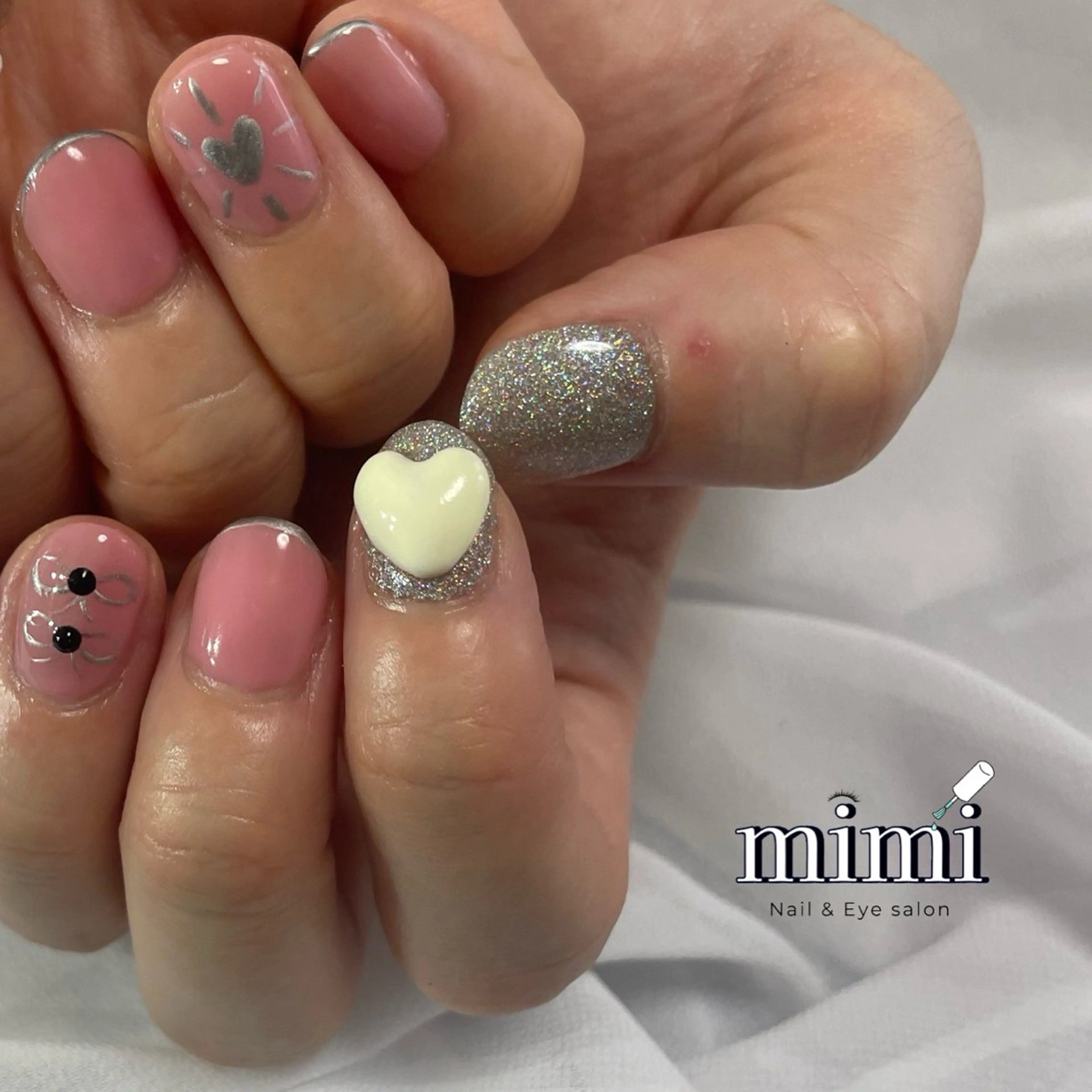 ネイル mimi 高石桃朱のネイルデザイン