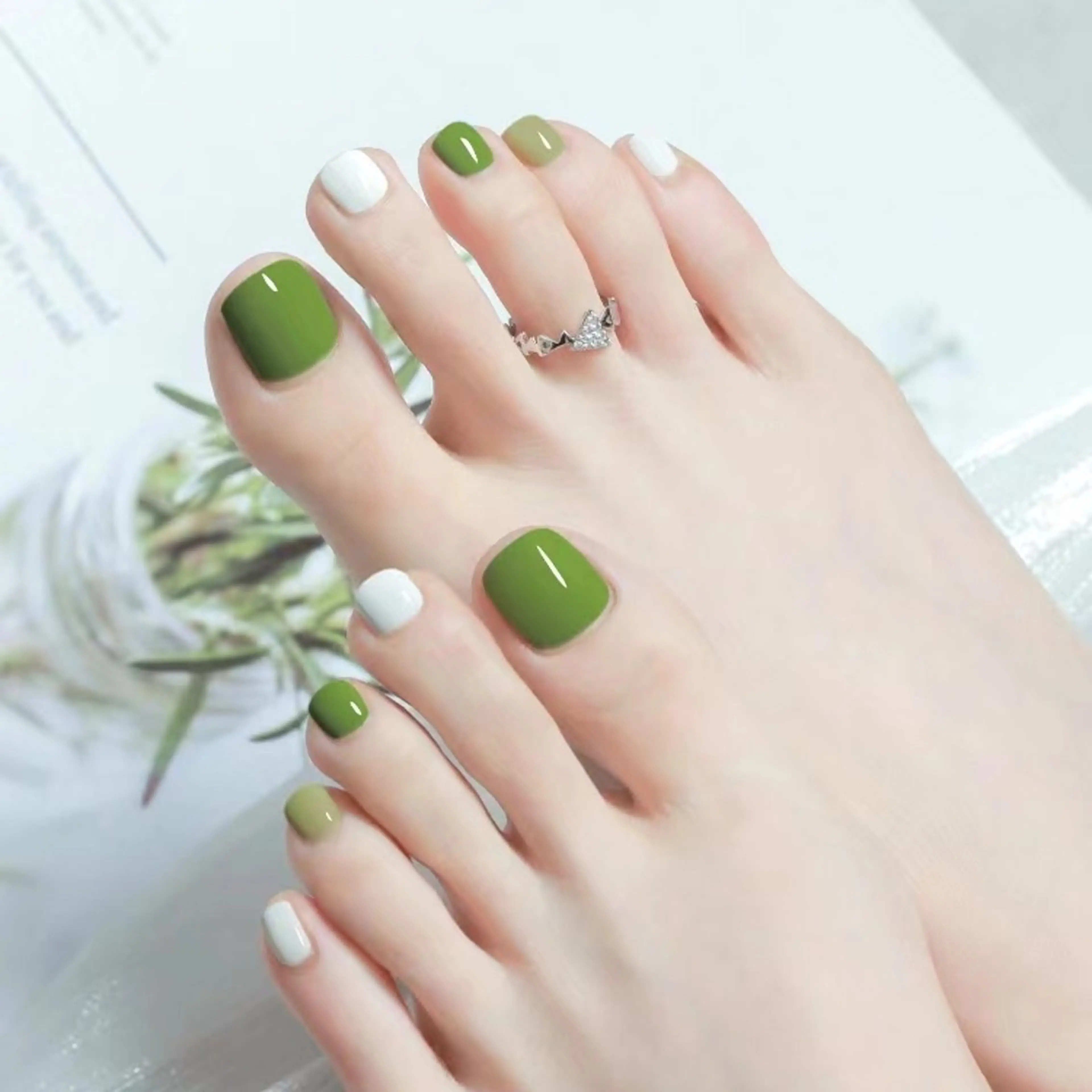 ネイル ネイリストゆか💅 長さだし、深爪矯正のネイルデザイン