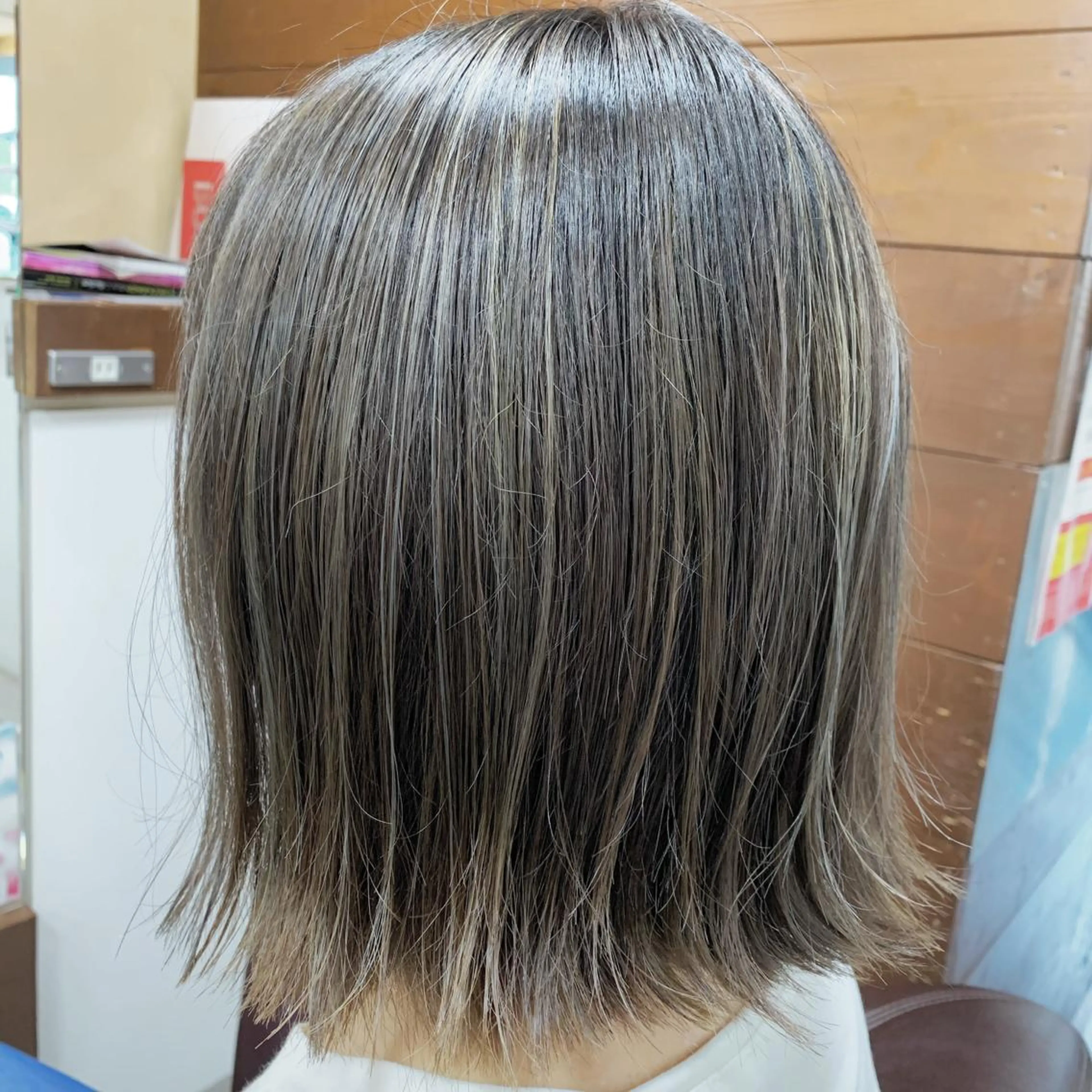 ミディアム カラー ハイライトカラー ハイライト 【brace小阪店】 店長   村上直也のヘアスタイル