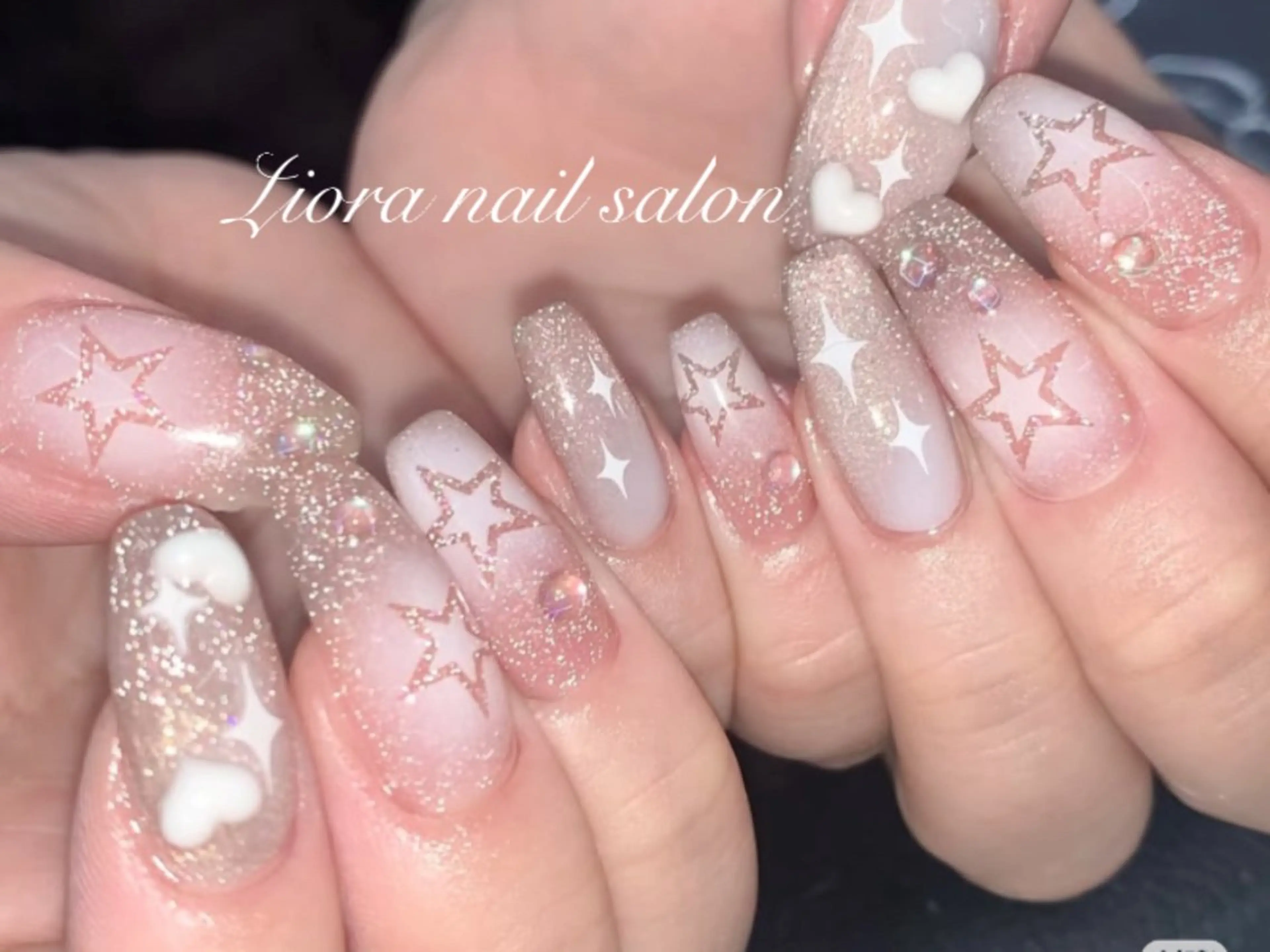 ネイル フレンチネイル ジェルネイル ガーリー グラデーション キラキラネイル ハンドネイル Liora ネイルサロン所属・Liora nail salonのネイルデザイン