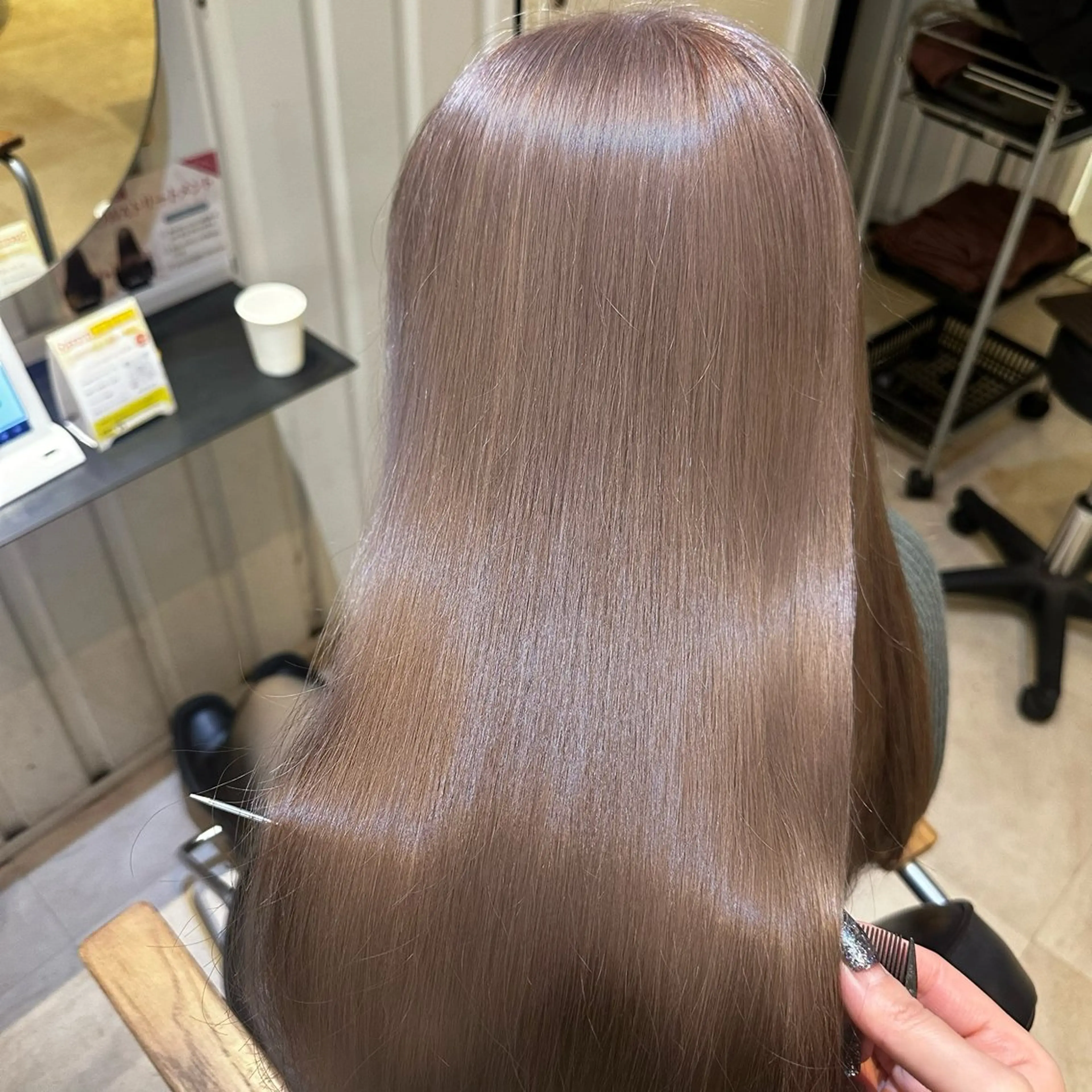 ロング カラー ベージュカラー ブリーチ ダブルカラー ハイトーンカラー ミルクティーベージュ カット ヘアカラー ラフィス池袋所属・✨本格的韓国スタイル 特化✨ﾊﾙｶ✨️のヘアスタイル