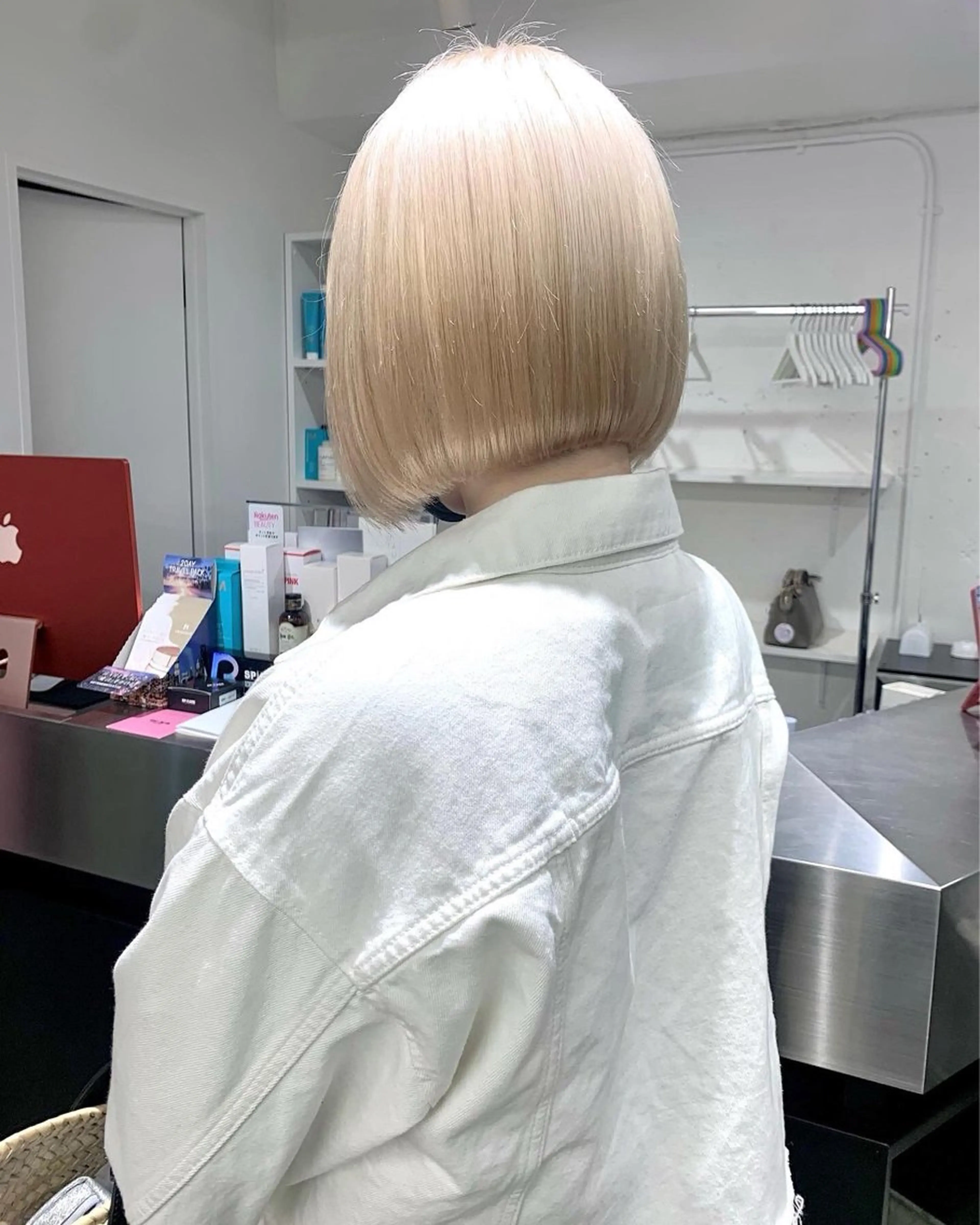 ミディアム KOMUKAI MIYUのヘアスタイル