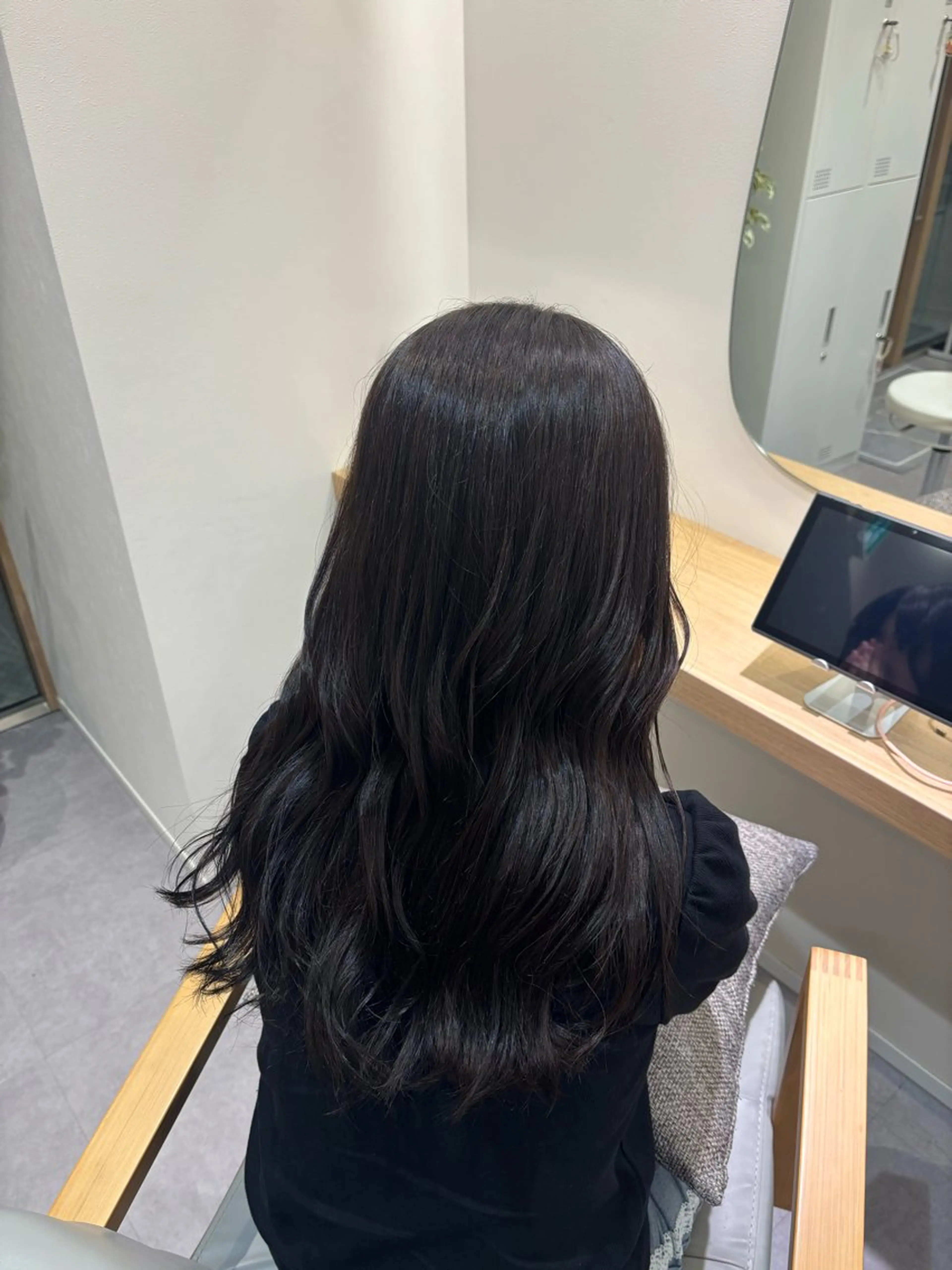 カラー lien YURINAのヘアスタイル