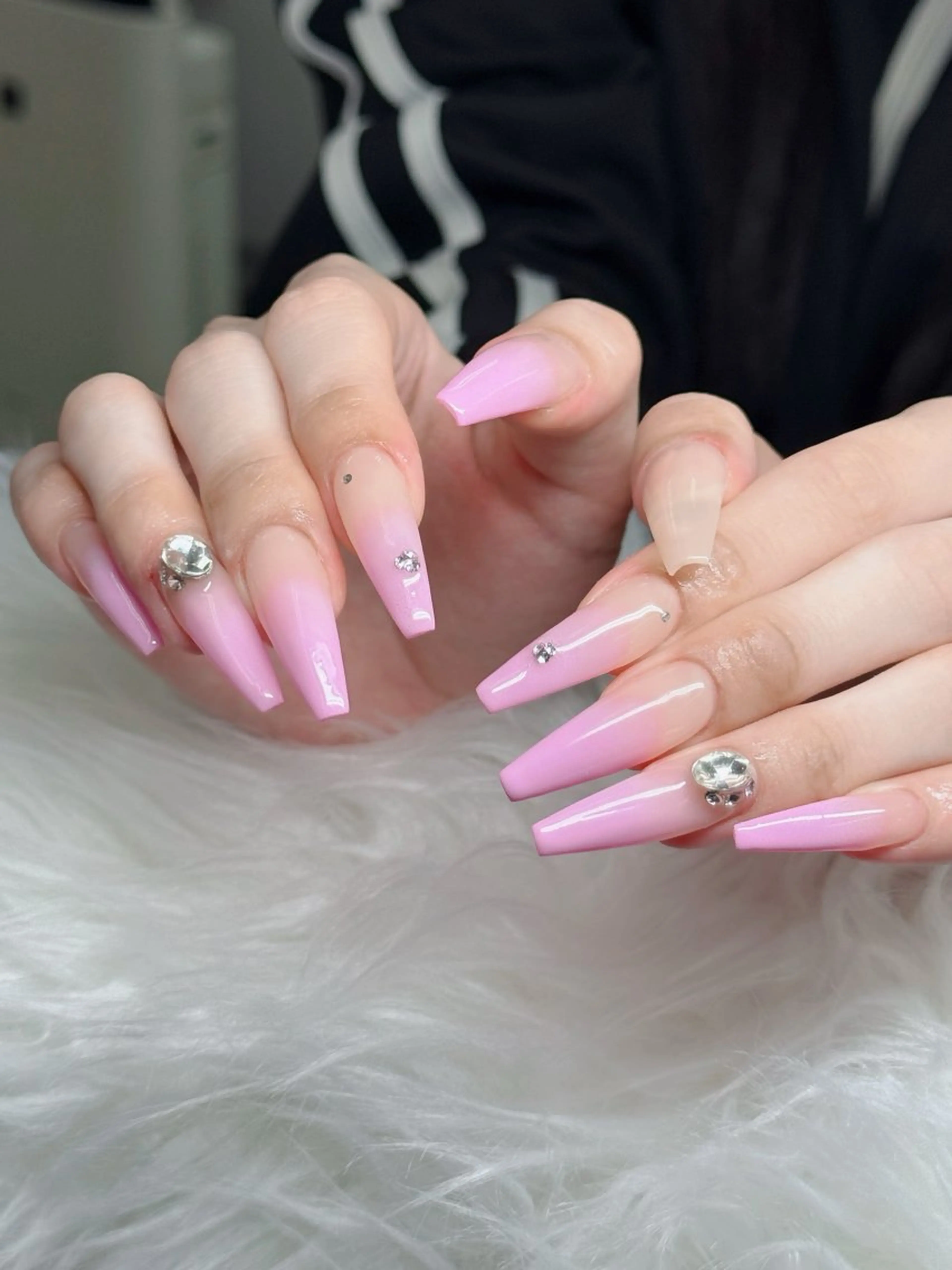 🩷ネイルチップ10本長さ出し＋グラデーション, パーツ2個💕90分💕の写真