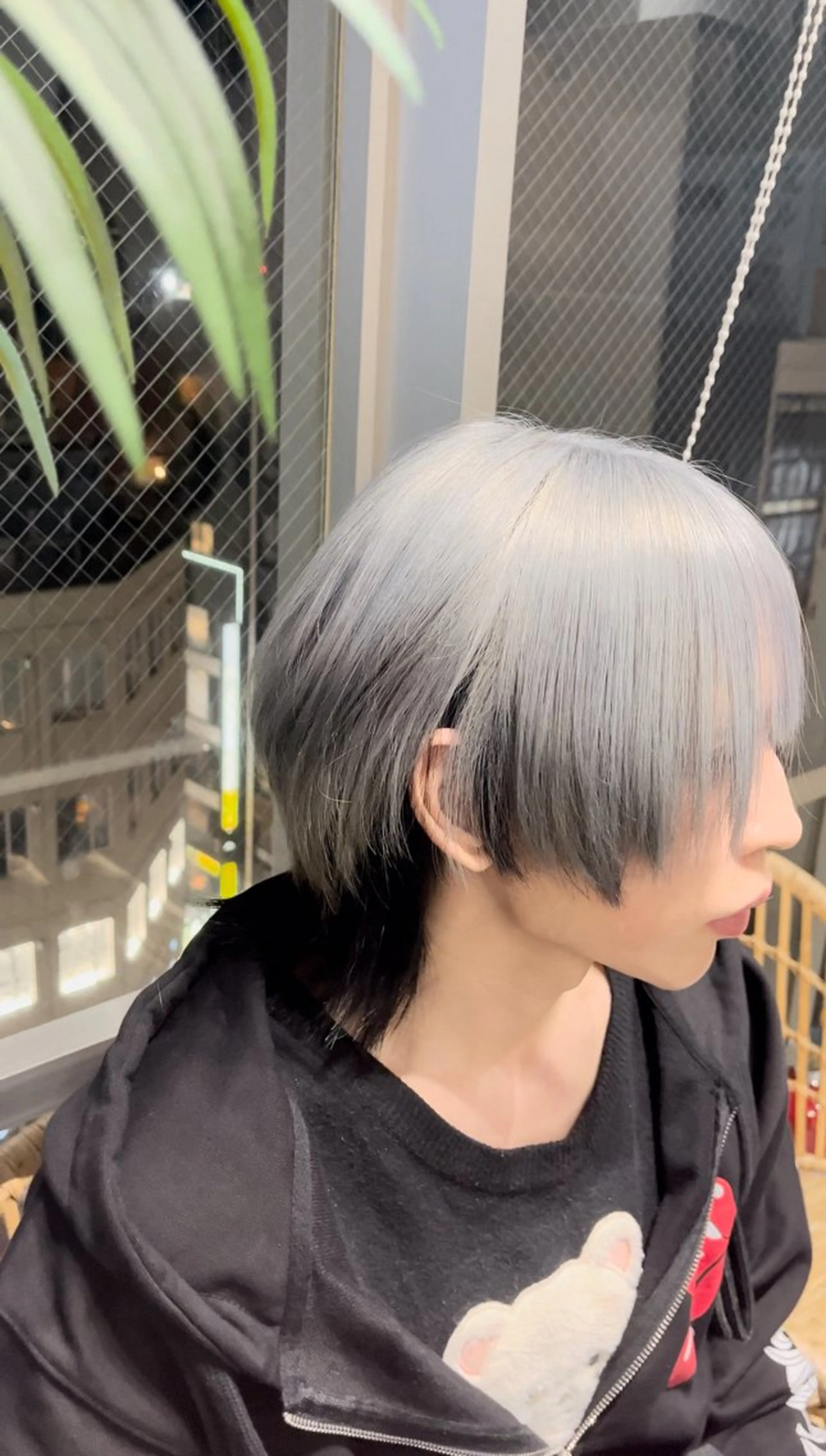 ショート カラー カット ヘアカラー ブリーチ/バレイヤー ジュ/シャドウルーツのヘアスタイル