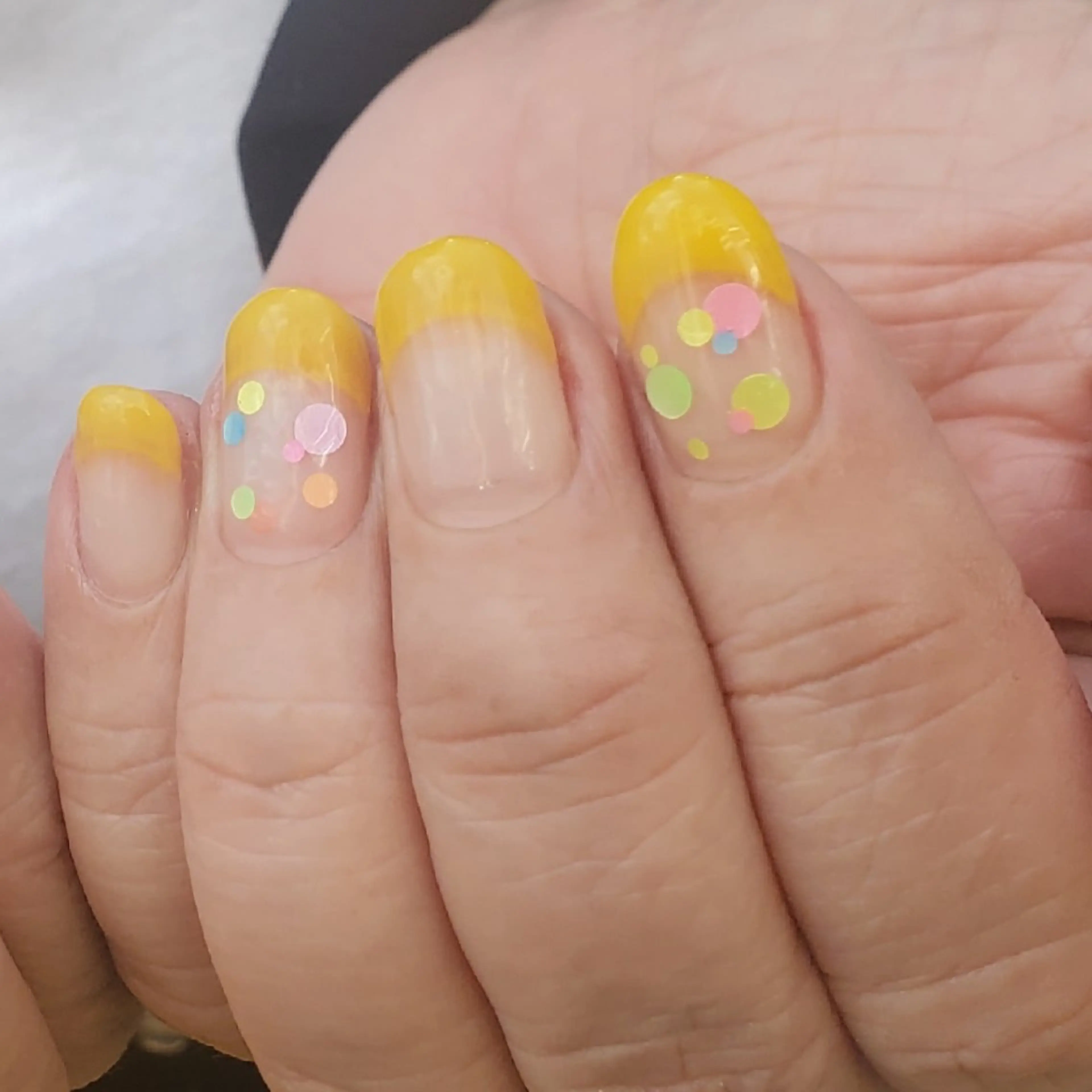 ネイル フレンチネイル 持ち込み MOM  原宿店所属・MoM マムネイル原宿のネイルデザイン