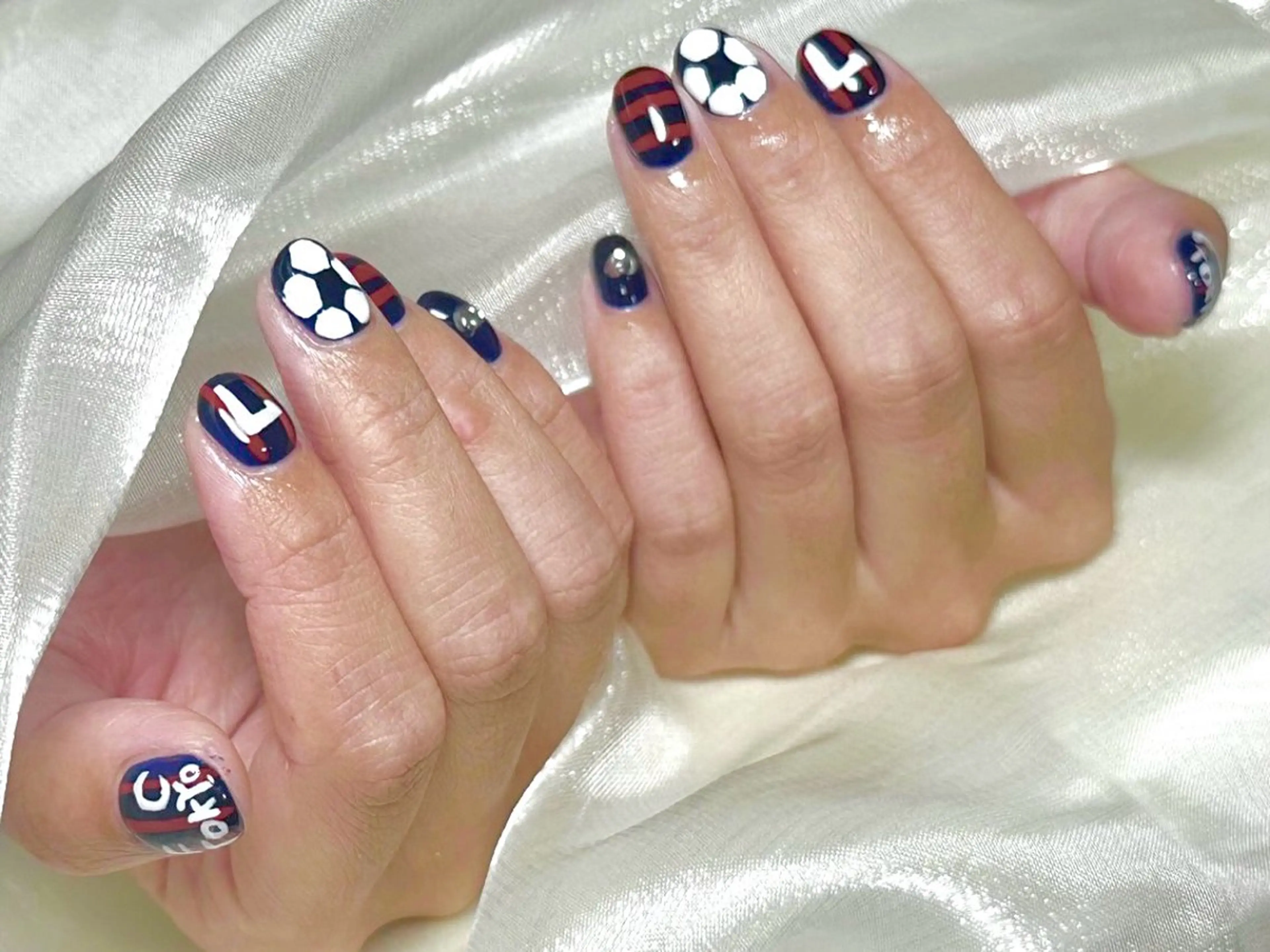 ネイル 持ち込み ハンドネイル ハンドケア るか 池袋のネイルデザイン