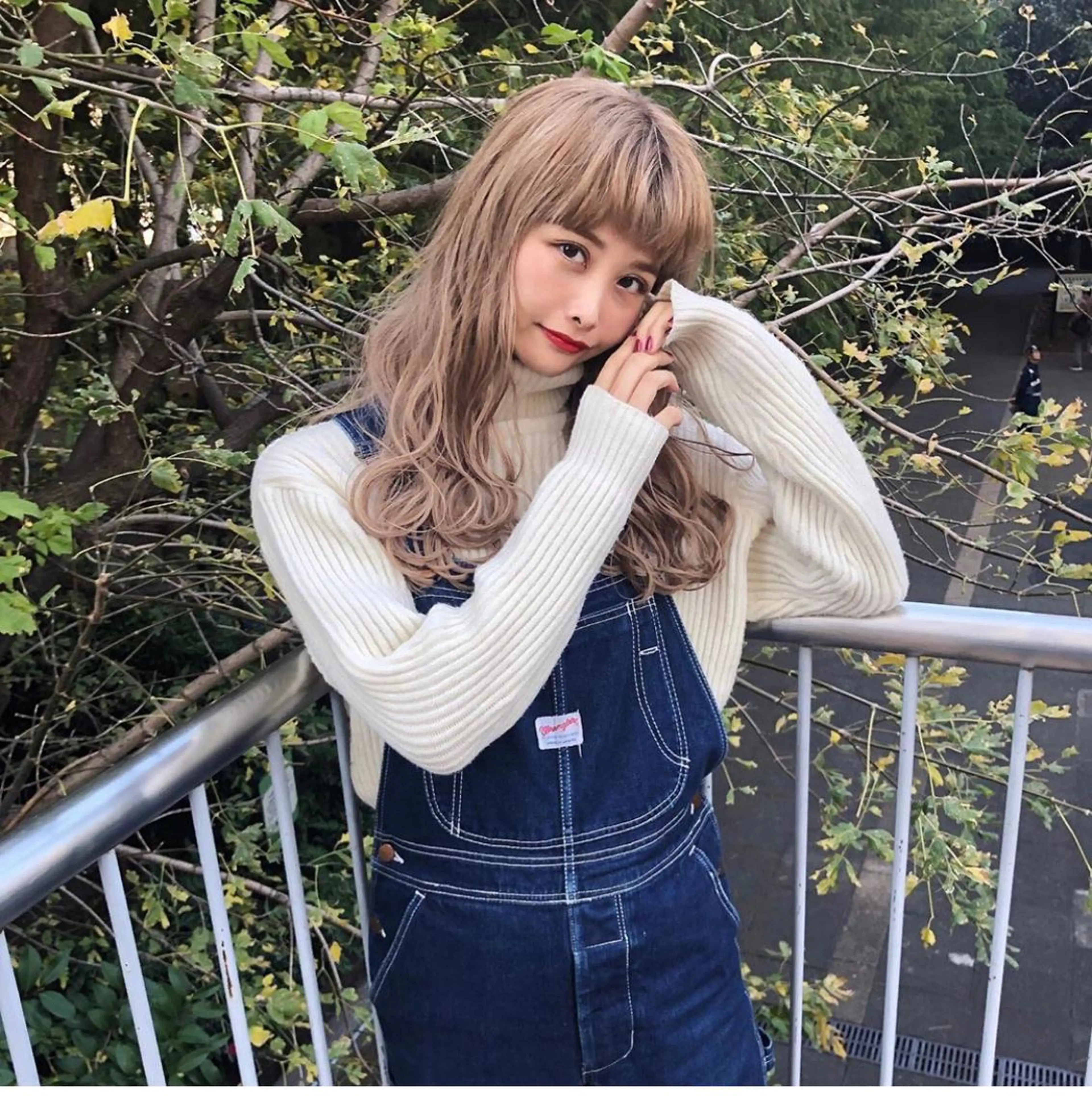 セミロング カラー ベージュカラー ハイトーン特化サロン 🍑momo🍑のヘアスタイル