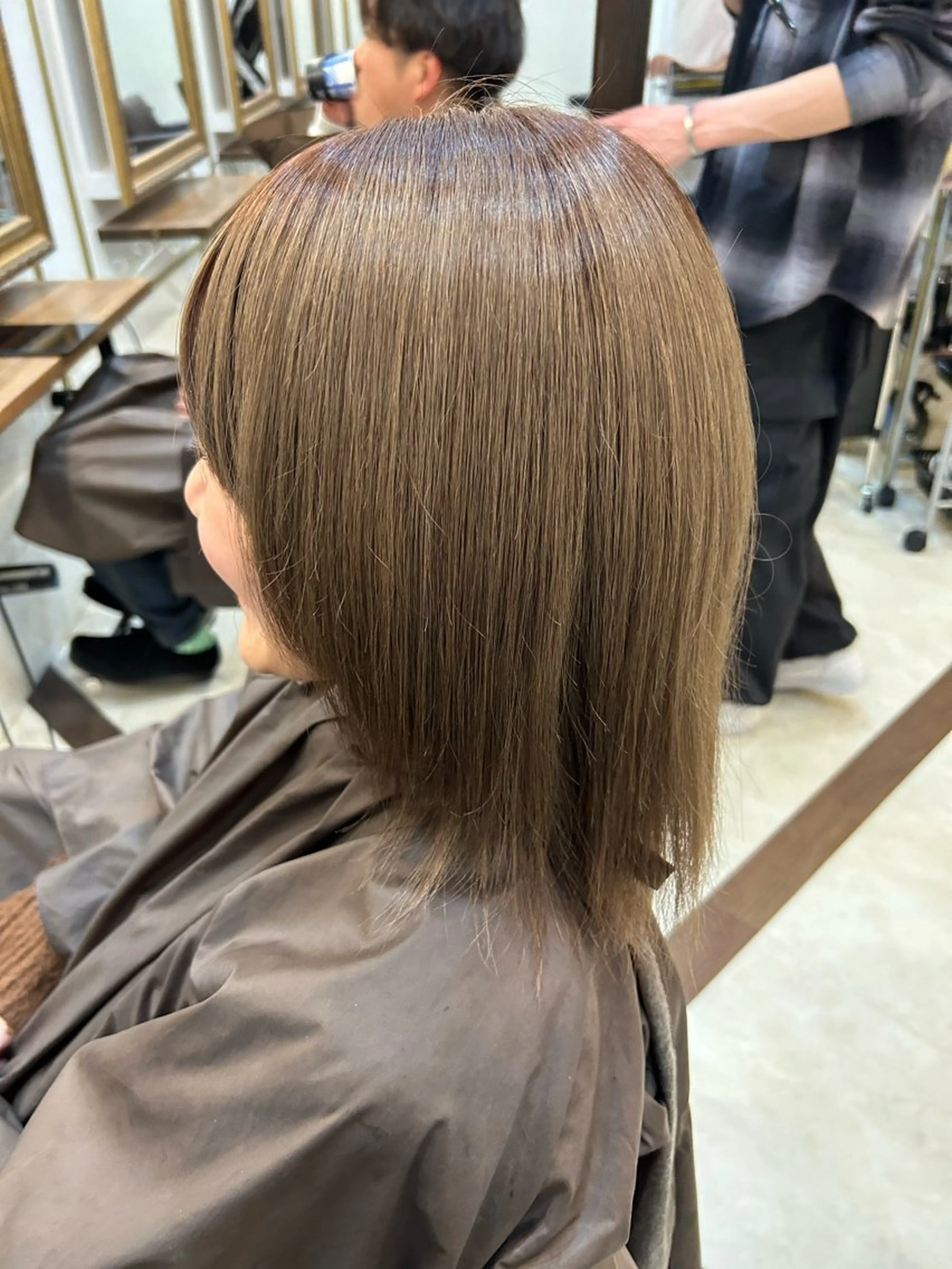 カラー ヘアカラー 善財 康葵のヘアスタイル
