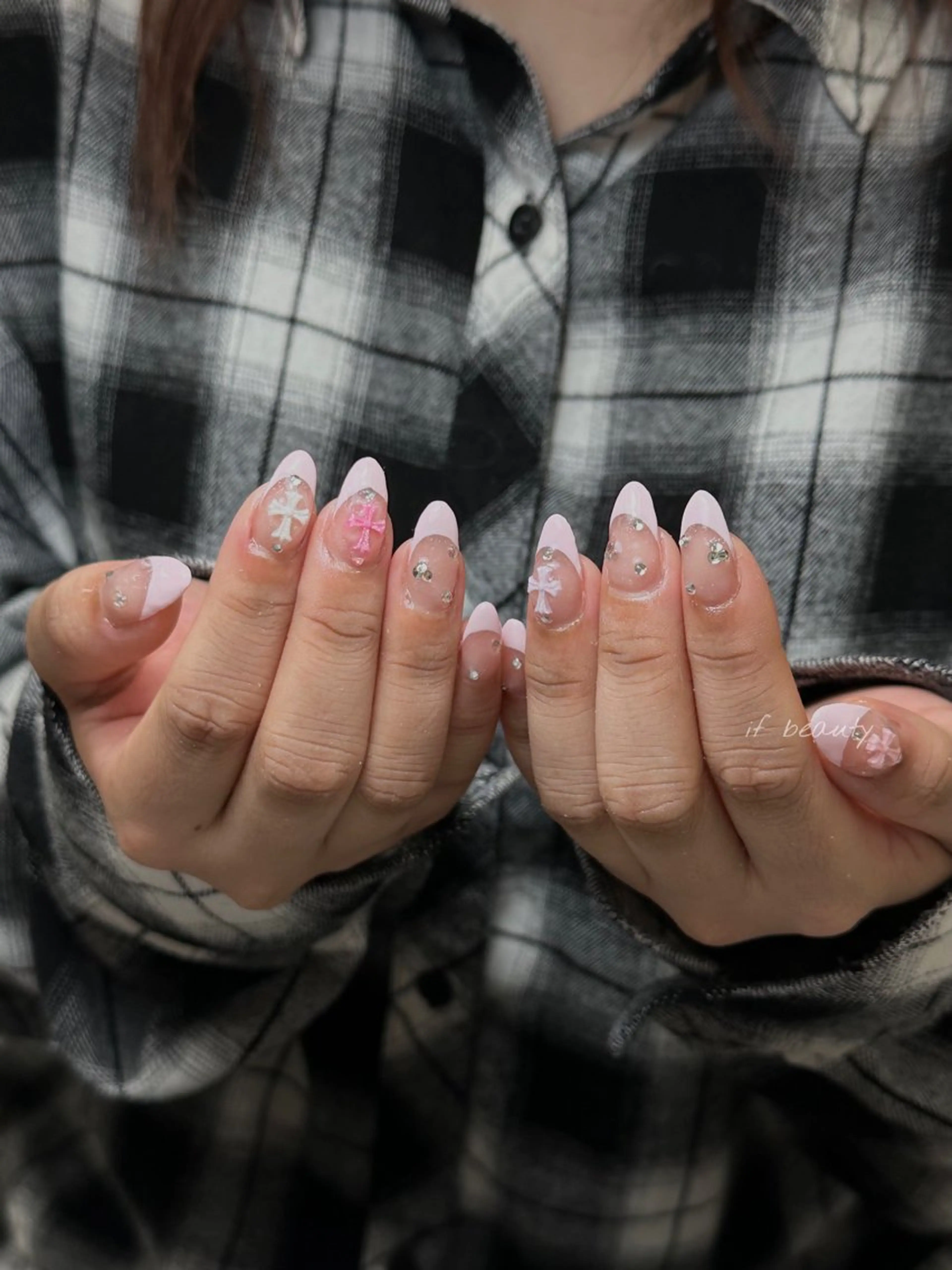 ネイル アートネイル フレンチネイル ジェルネイル グラデーション パラジェル ハンドネイル if Hair＆Nail Salon所属・IKA /海外ネイル /個性派/ワンホンのネイルデザイン