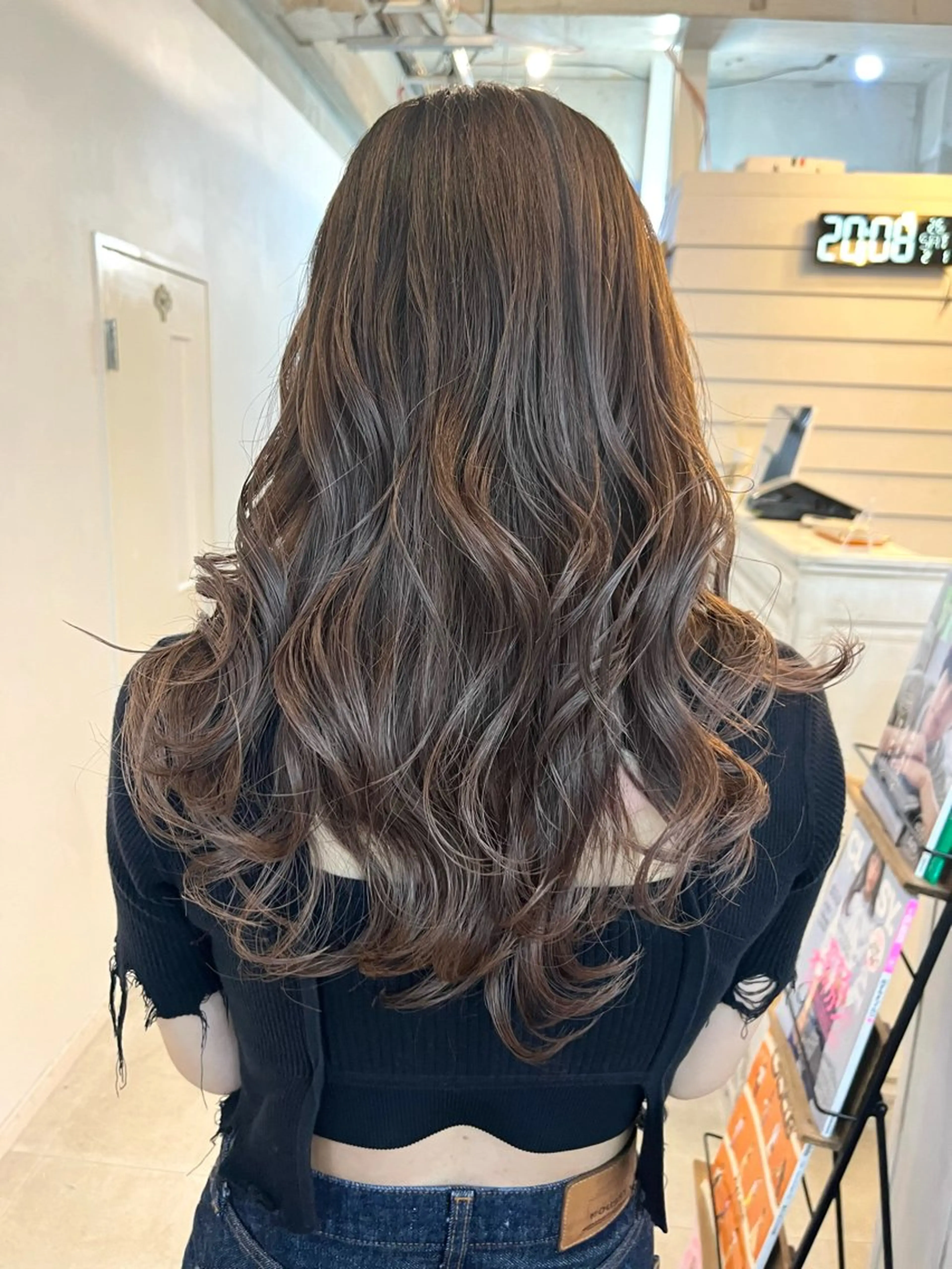 ロング カラー ブリーチ ダブルカラー ブリーチなしカラー 柔らかいヘアカラー 大成のヘアスタイル