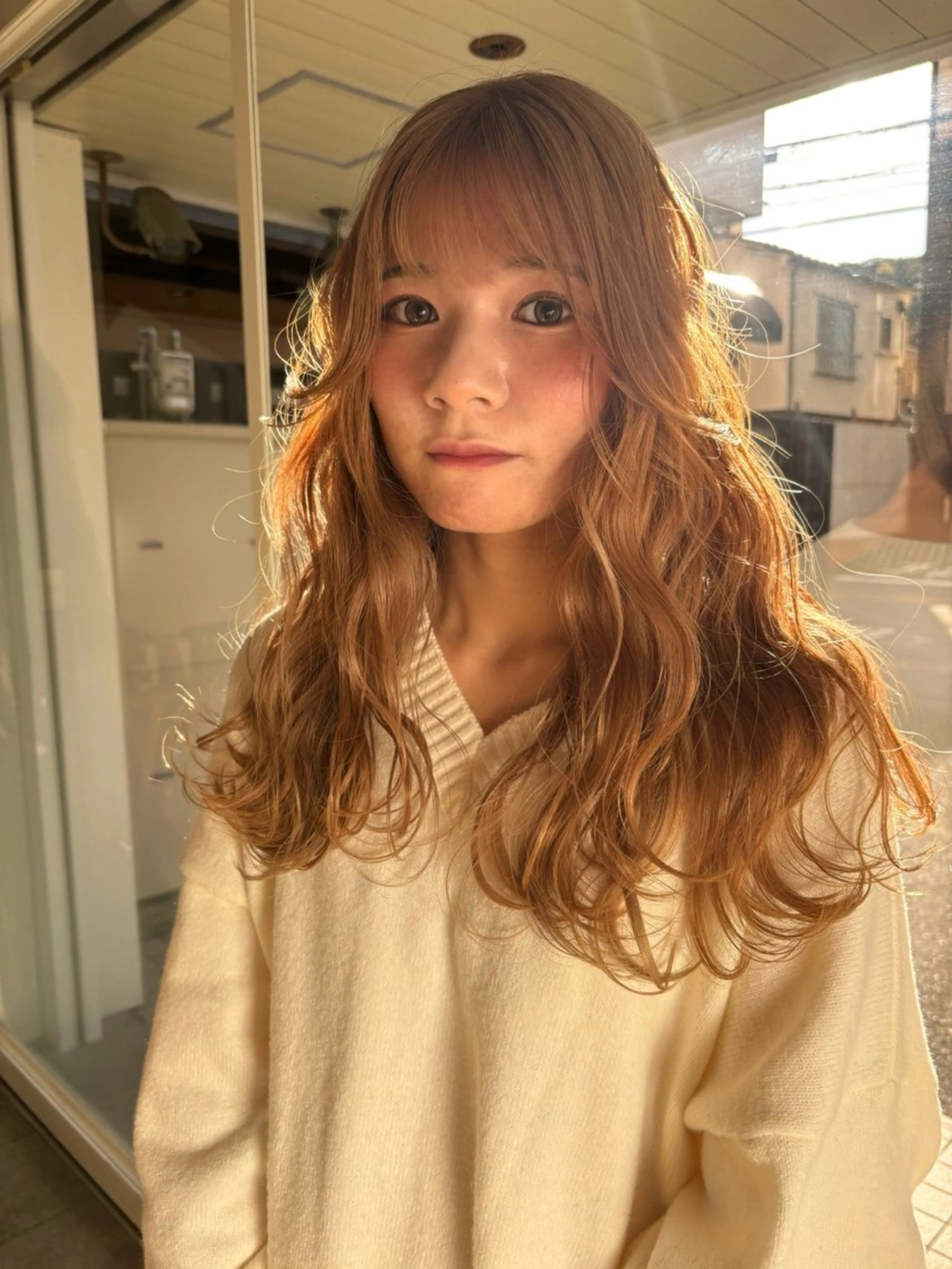 セミロング カラー ヘアアレンジ ベージュカラー ブリーチ 透明感カラー デザインカラー ダブルカラー mirai/レイヤー ブリーチ/ハイトーンのヘアスタイル