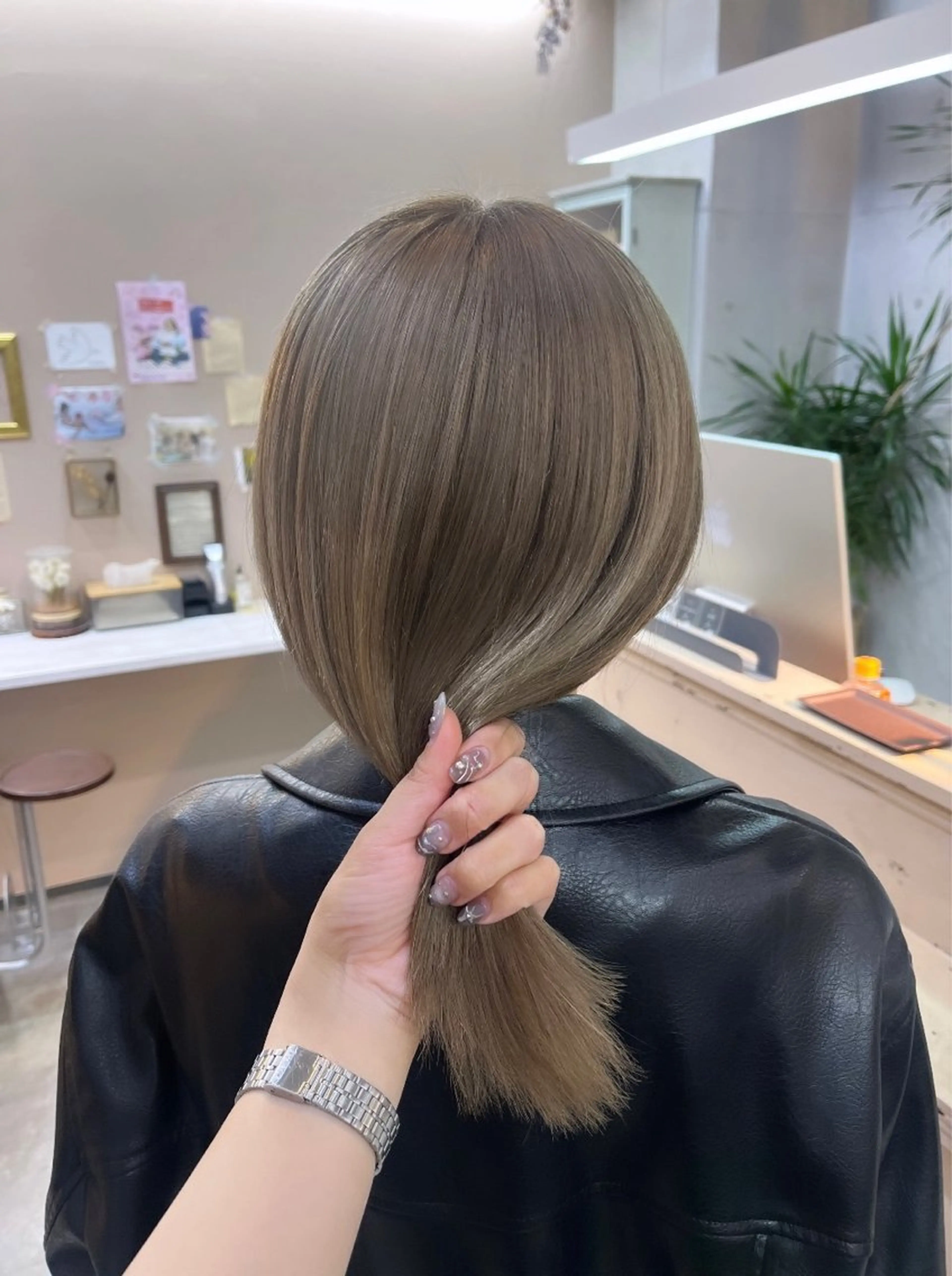 ミディアム カラー ヘアカラー トリートメント MIES amane(アマネ)のヘアスタイル