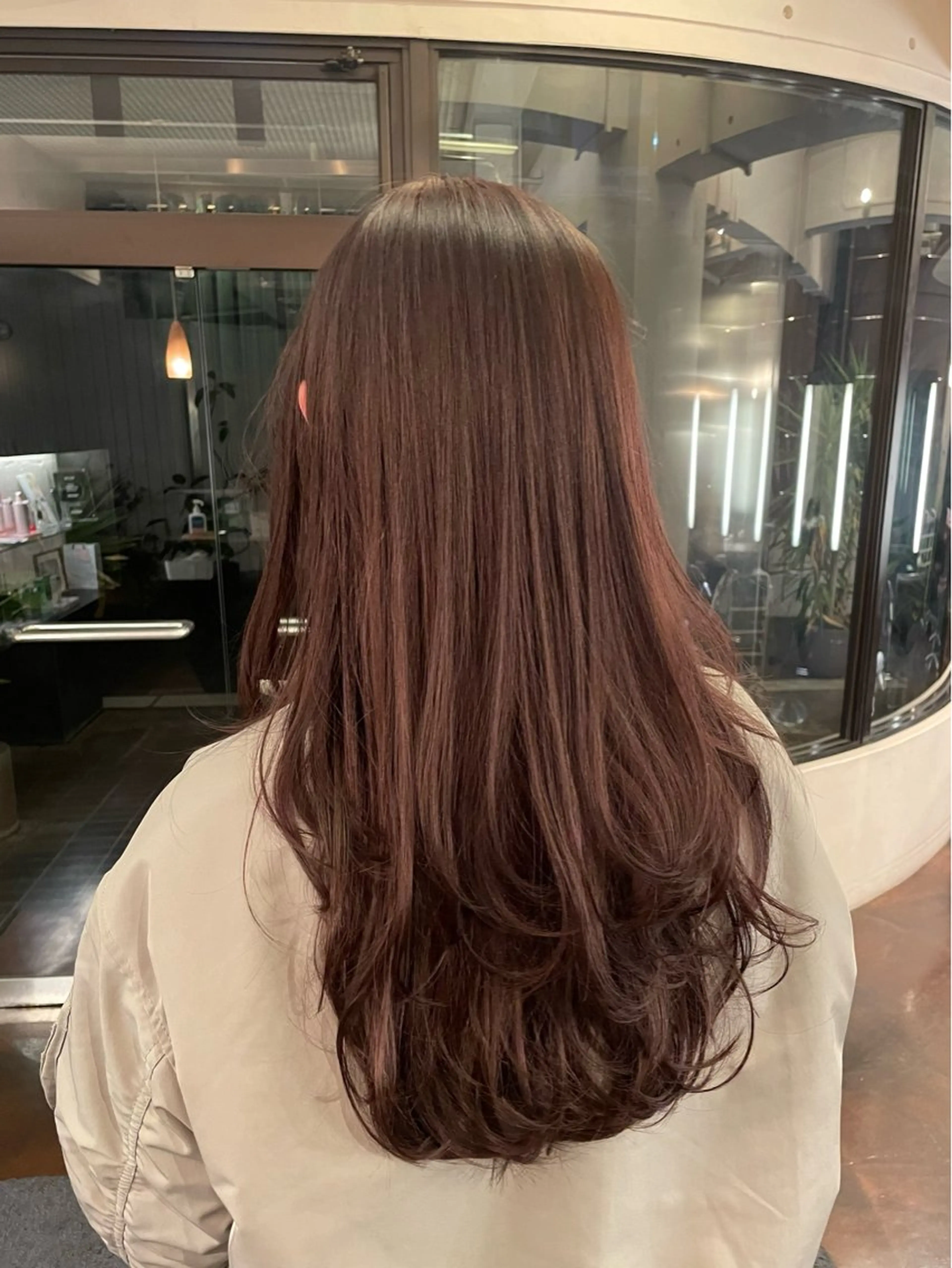 ロング カラー ベージュカラー ブラウンカラー ピンクカラー ピンクベージュ ピンクブラウン TIECHEL所属・韓国ナチュラル・ ベージュ/落合夏希のヘアスタイル