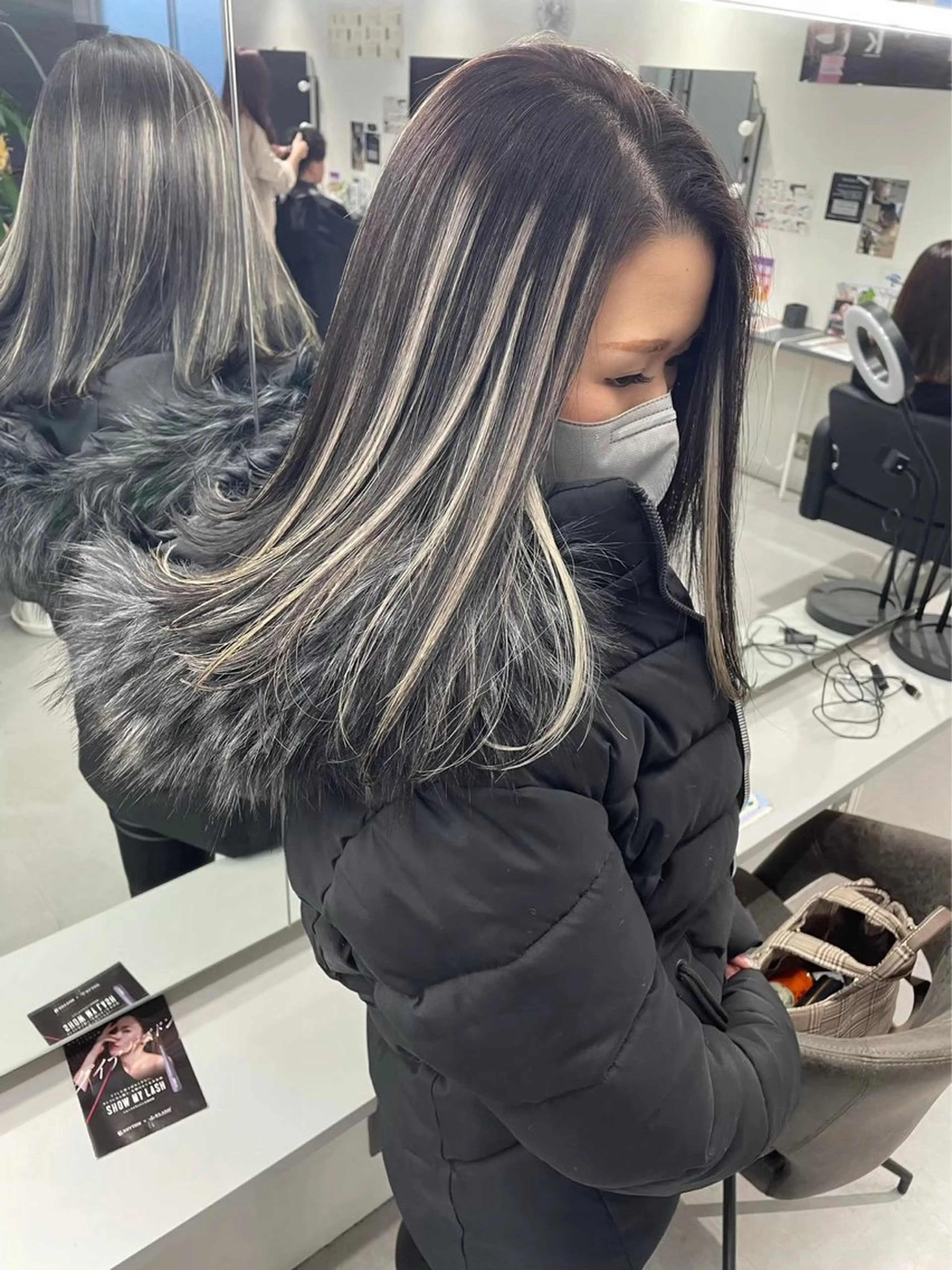 セミロング カラー ブリーチ ハイライトカラー ハイライト 髪質改善SALON MIST+所属・荒金 大翔のヘアスタイル