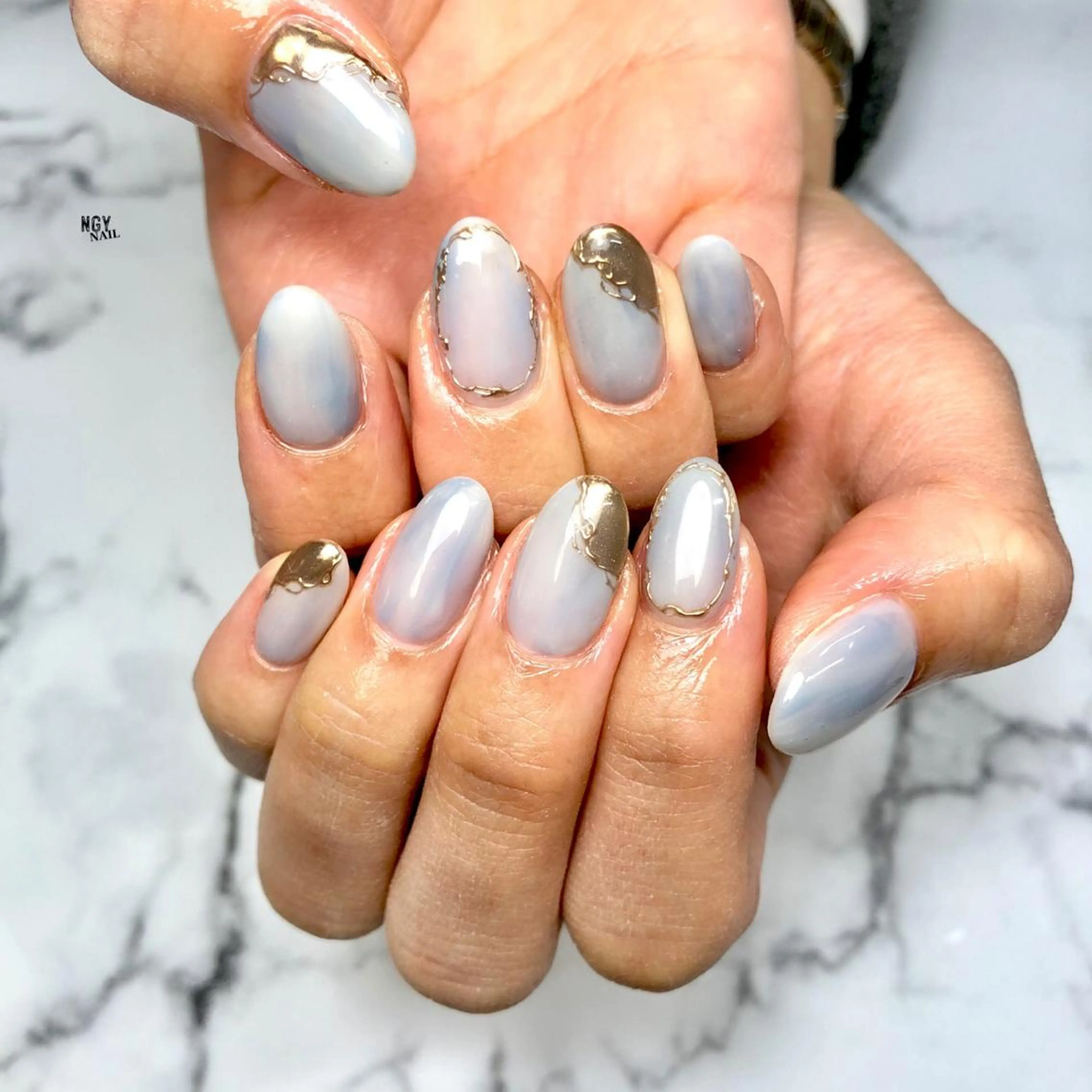 ネイル ブルー 水色 大理石ネイル(マーブル) ミラーネイル ニュアンスネイル ハンドネイル NAIL NOWのネイルデザイン