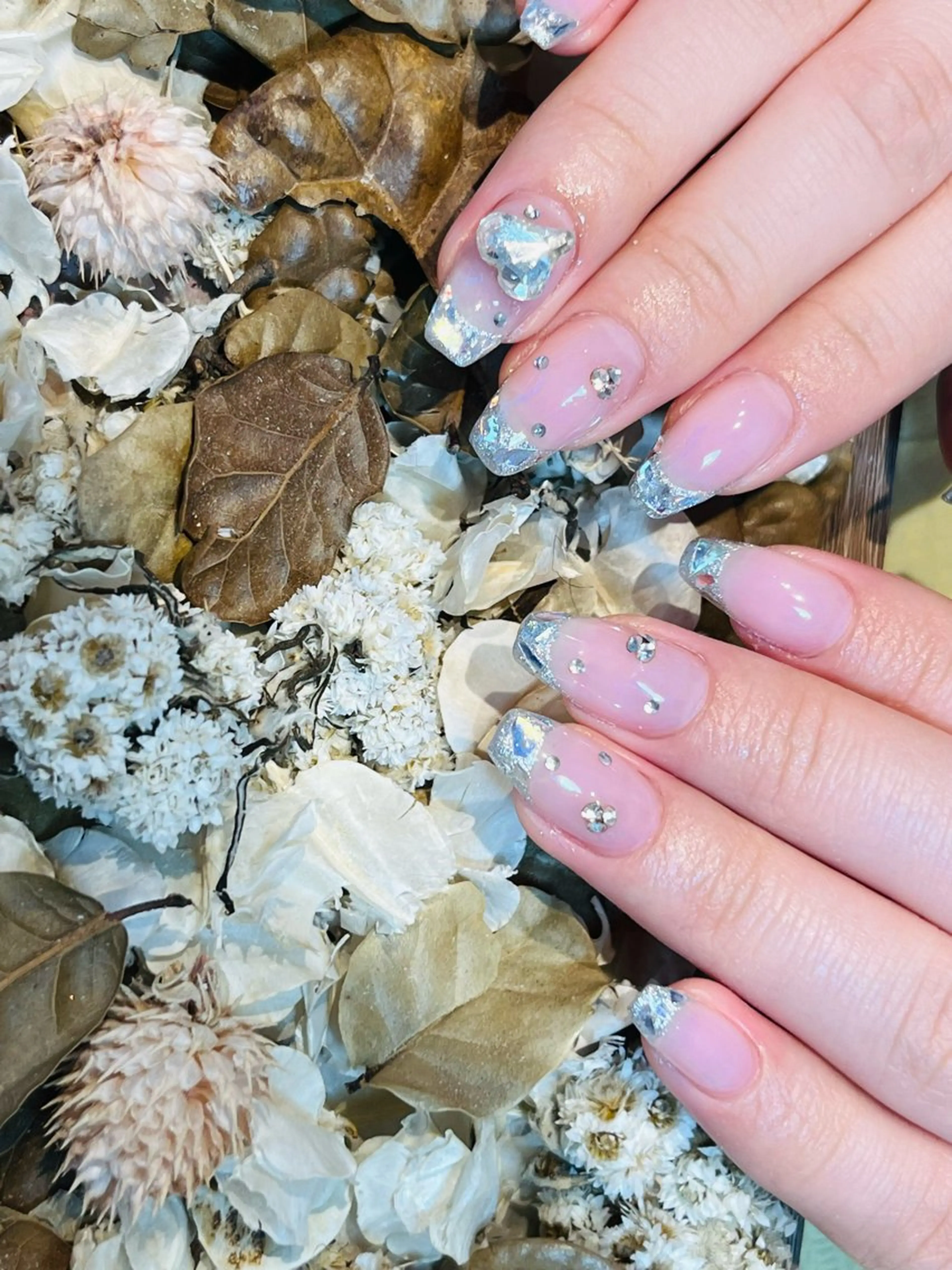 ネイル ストーンネイル ハンドネイル ハンドケア Brodia nailsのネイルデザイン