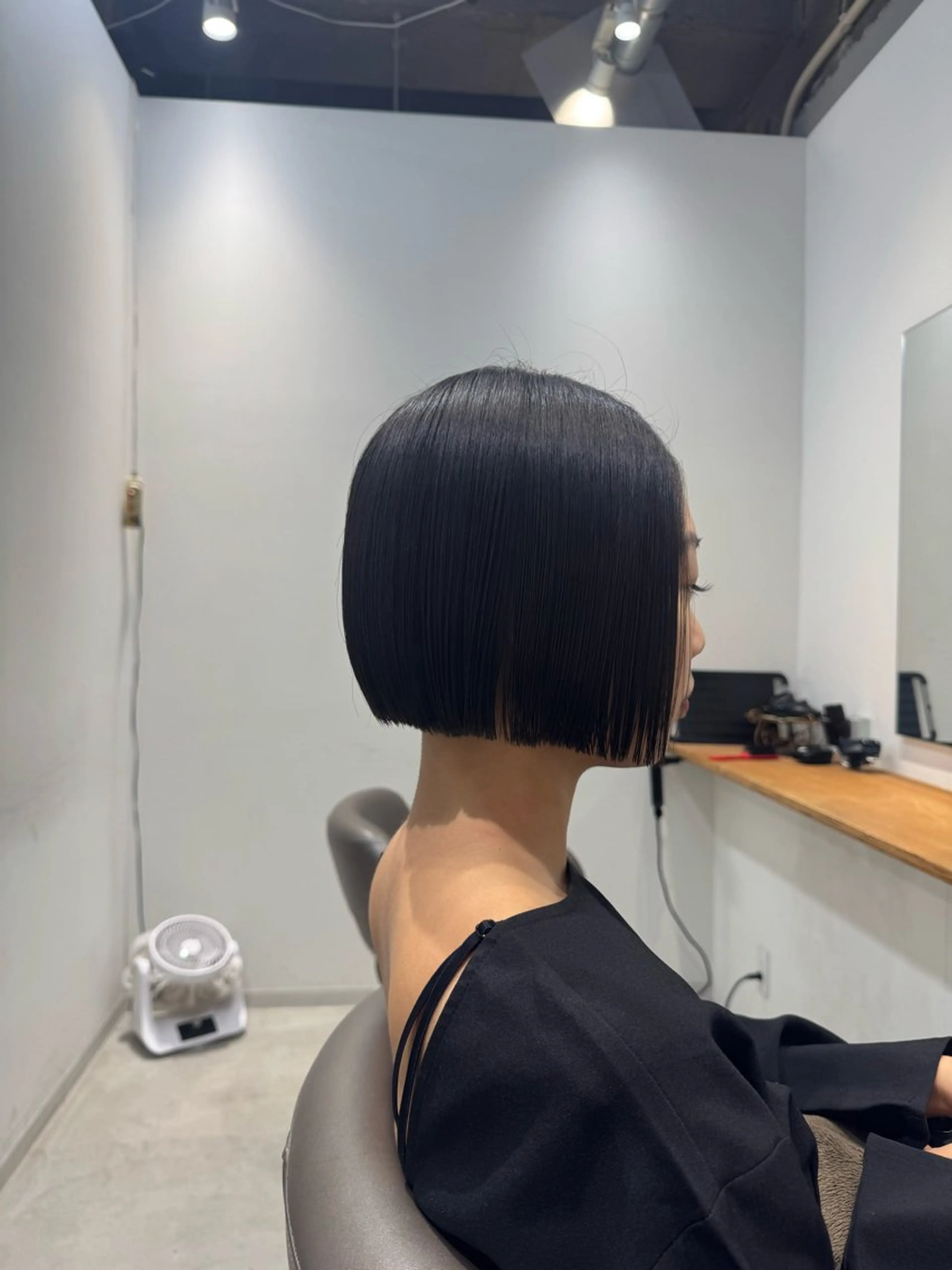 ショート 切りっぱなしボブ ボブ HAIR LOUNGE Run Ways所属・Shiho 🦋 ／透明感カラーのヘアスタイル