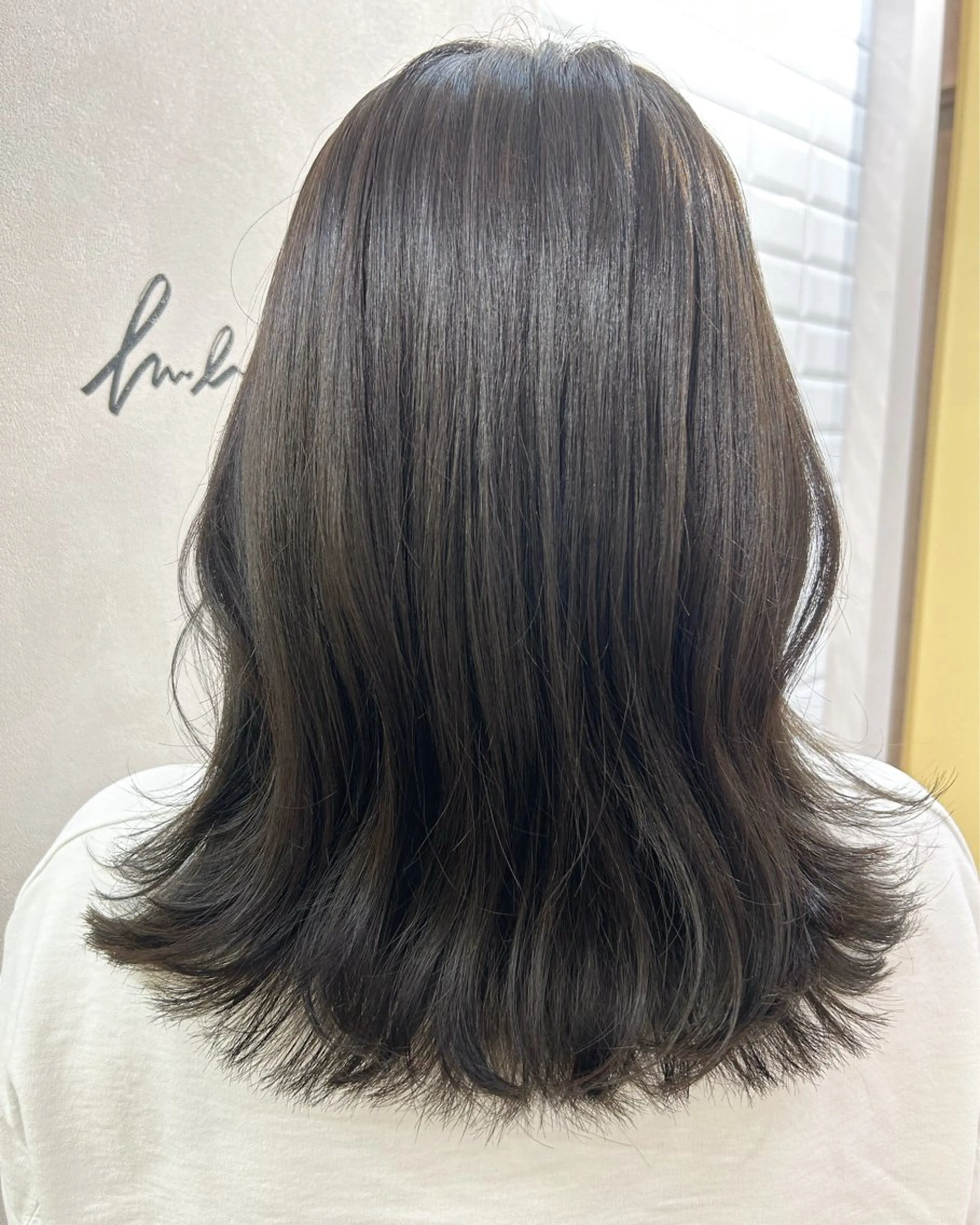 セミロング カラー オリーブグレー カット ヘアカラー トリートメント hubhair レイヤー/透明感のヘアスタイル