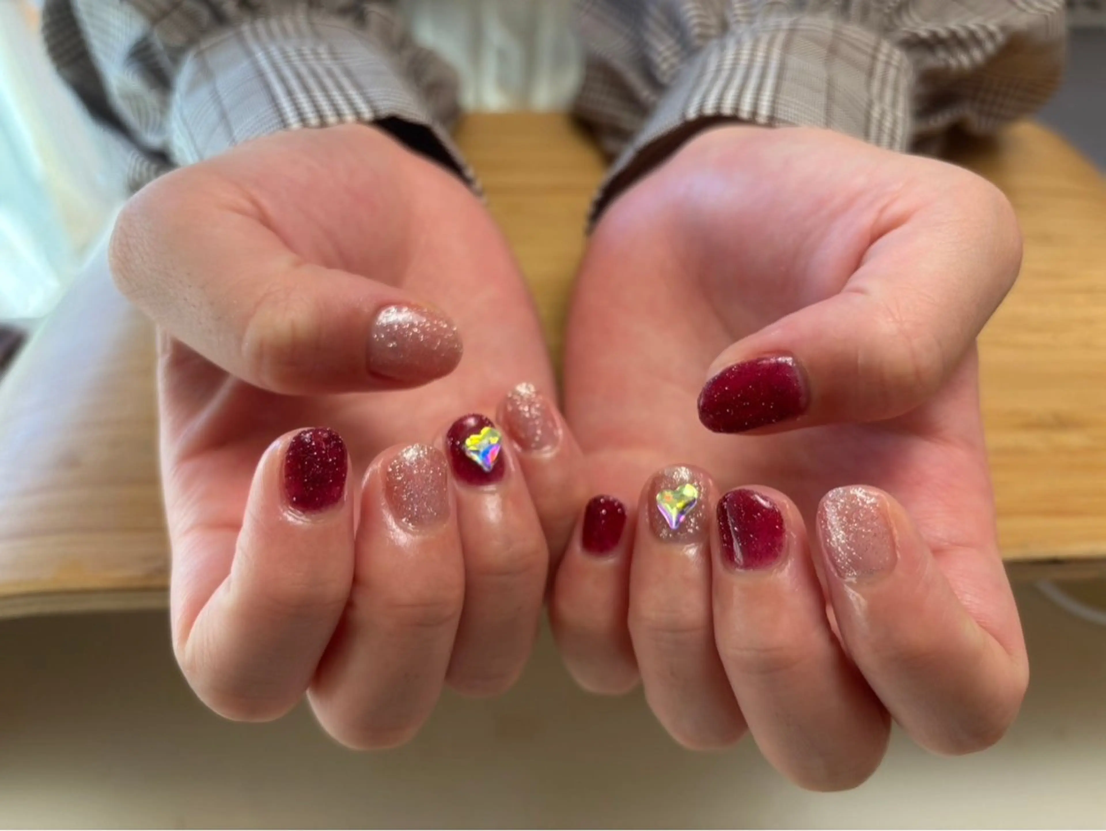ネイル ハンドネイル VIVA NAIL所属・自爪を傷つけない フィルイン3500円のネイルデザイン