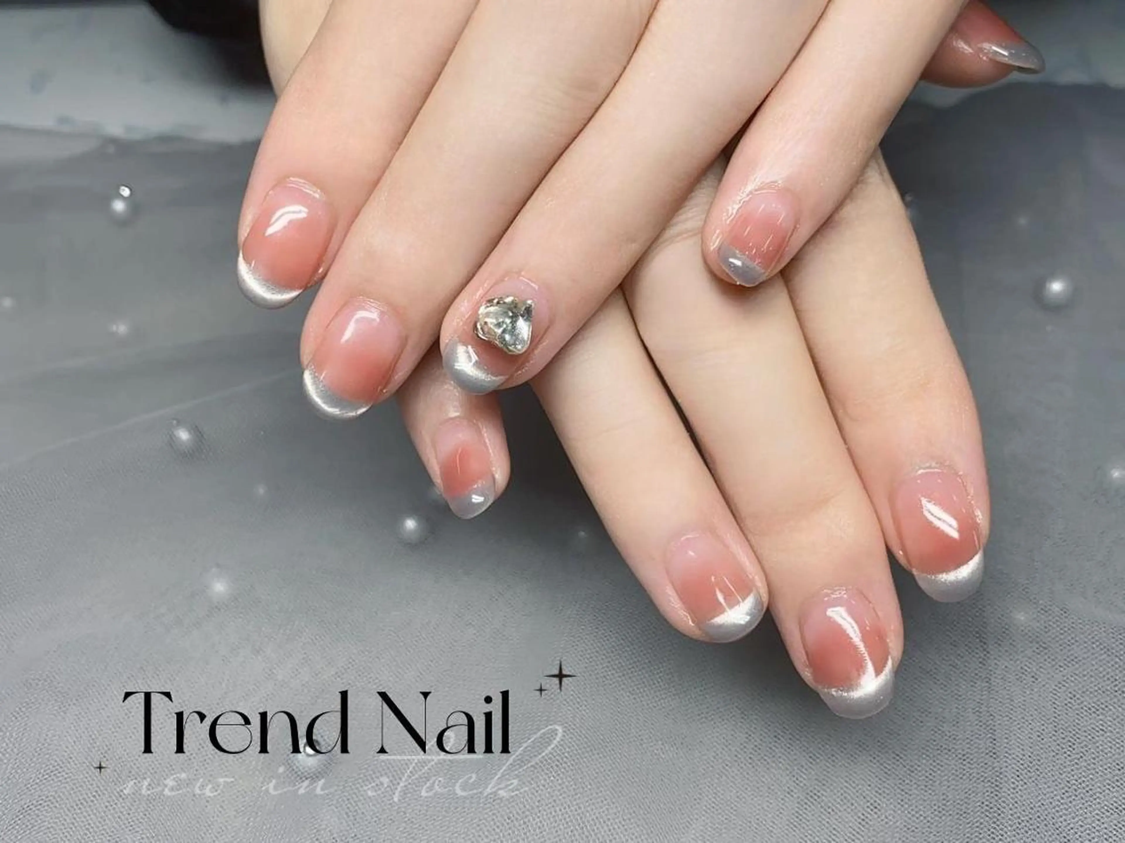 ショート ハンドネイル トレンド ネイル スタジオのネイルデザイン