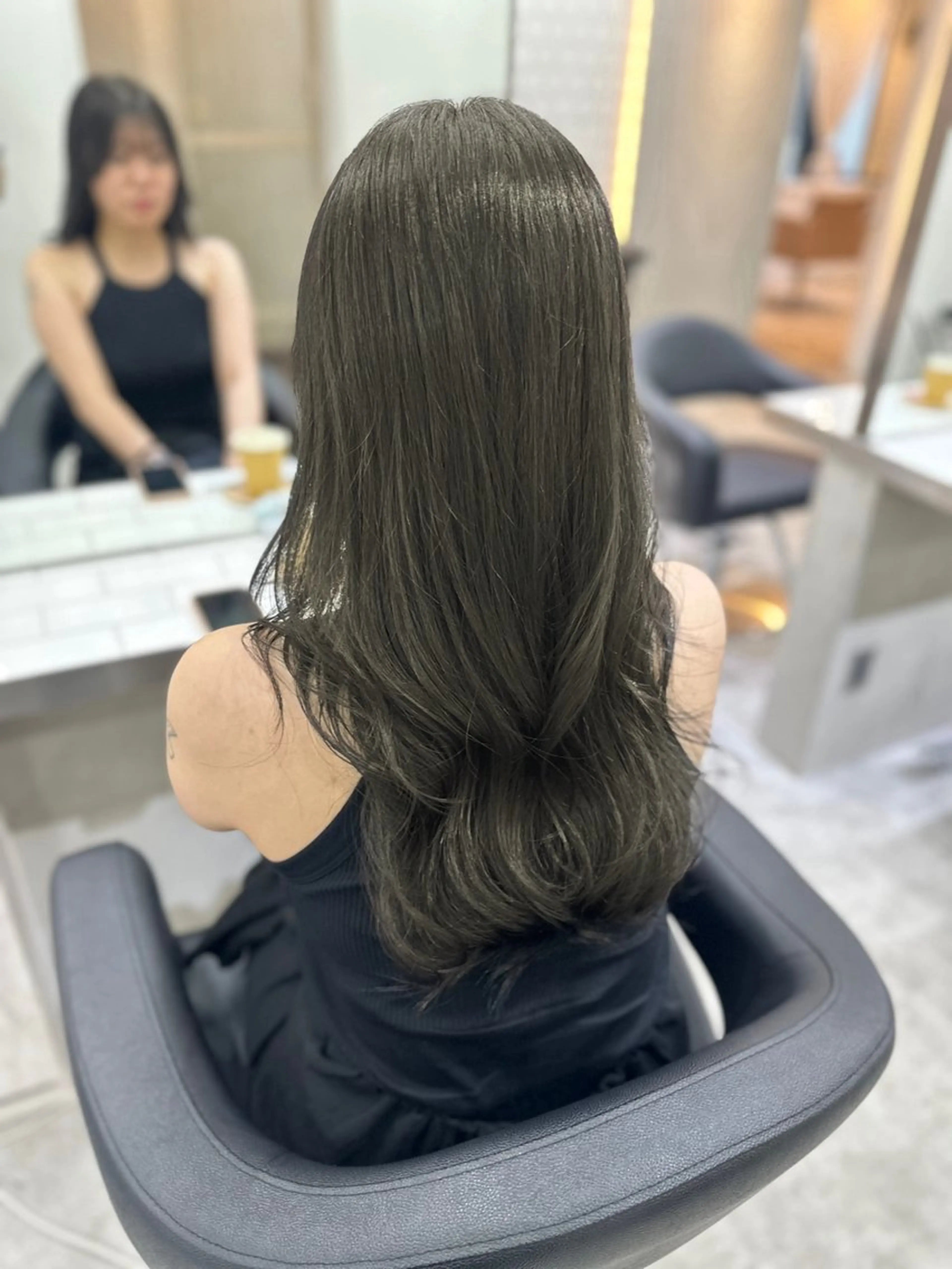 ロング カット ヘアカラー トリートメント レイヤー 顔周り グレージュ/添田晃基のヘアスタイル
