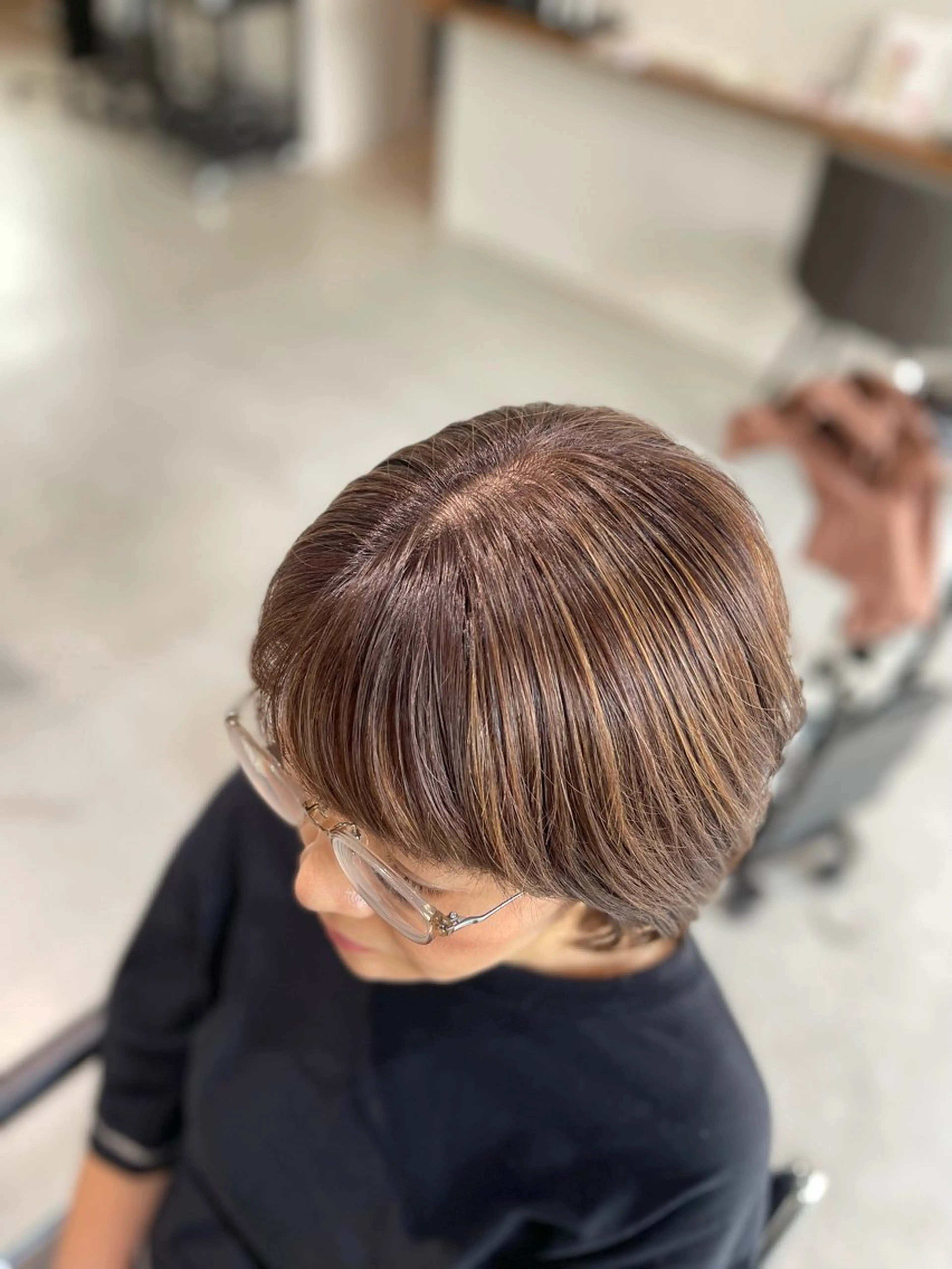 ショート カラー ベージュカラー ハイライトカラー ハイライト ⭕️髪のお悩み 解決します⭕️のヘアスタイル