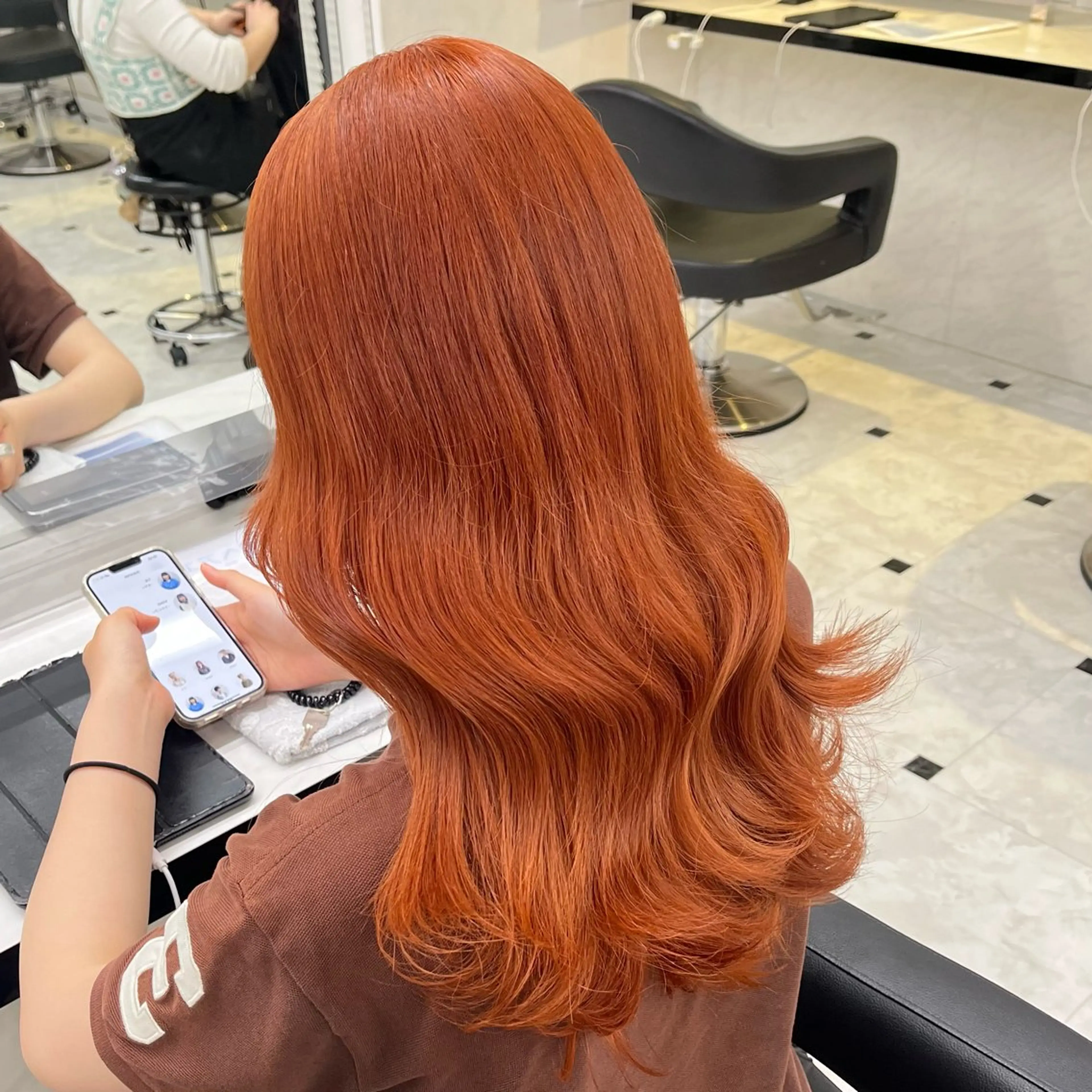 セミロング カラー ヘアアレンジ 🍒透明感カラー🌨 🥕ハイトーンカラーのヘアスタイル