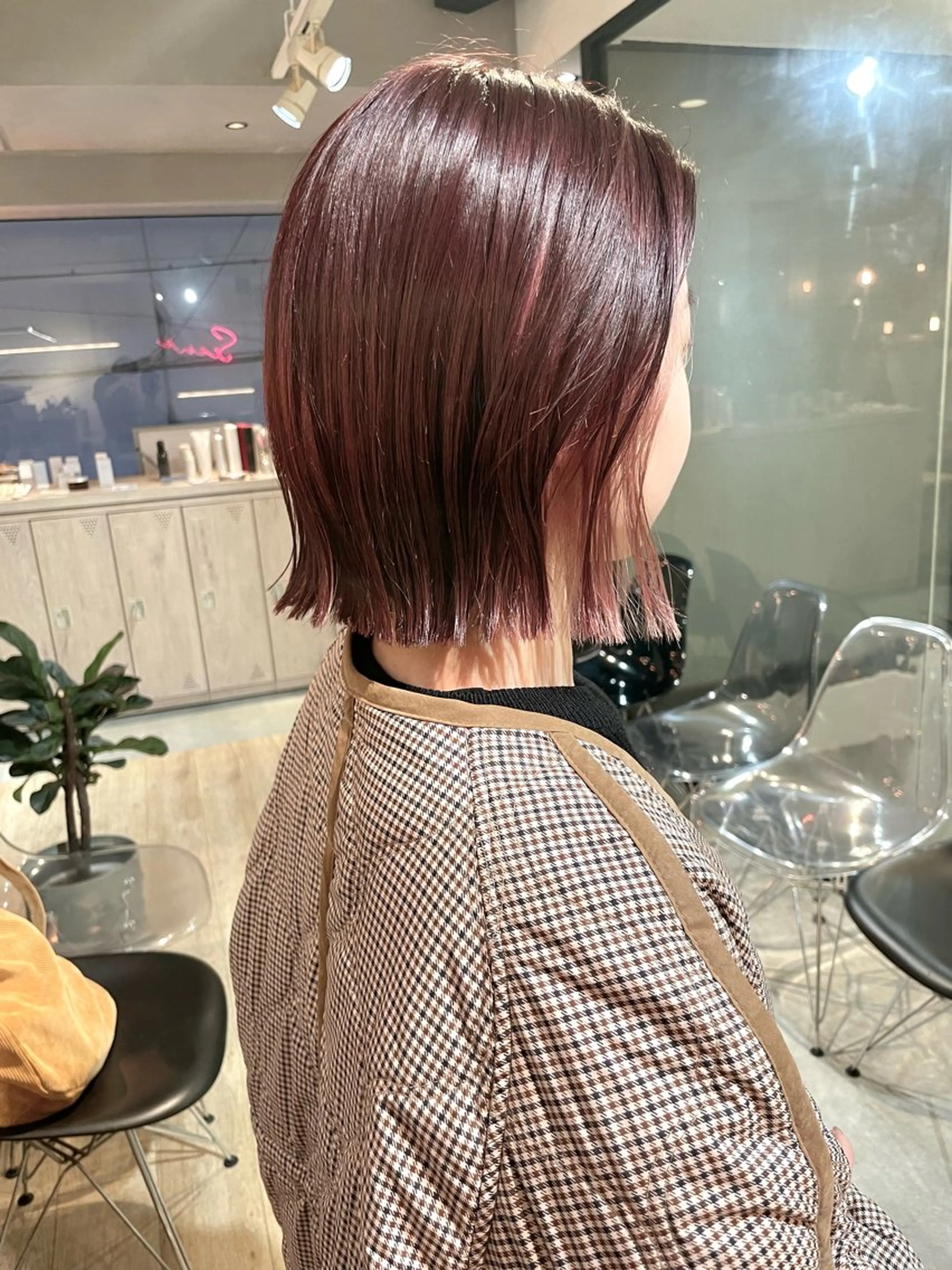 ショート カラー カット ヘアカラー ぱつっとボブ 古家 佑真のヘアスタイル