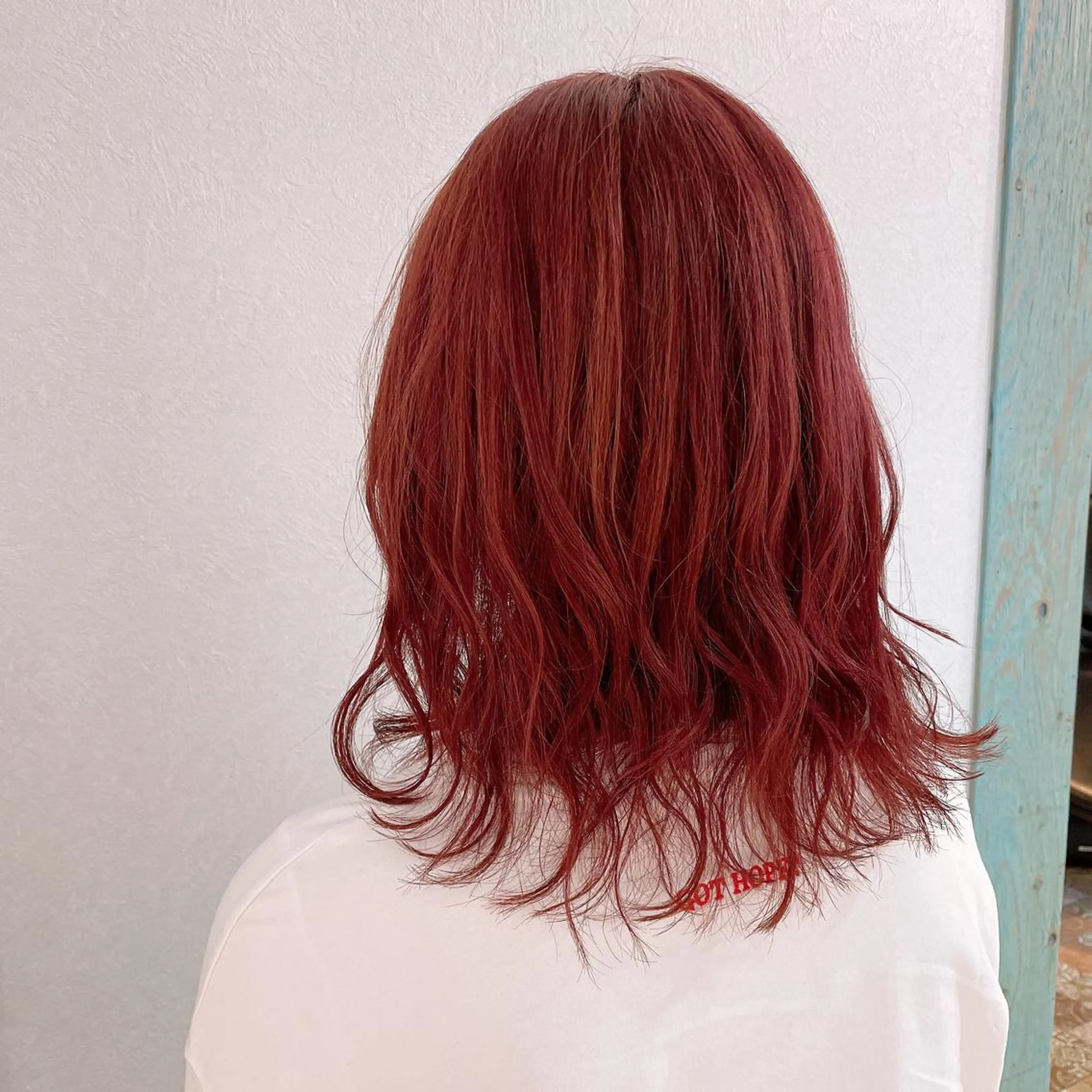 ミディアム カラー 栗原 瑠世のヘアスタイル