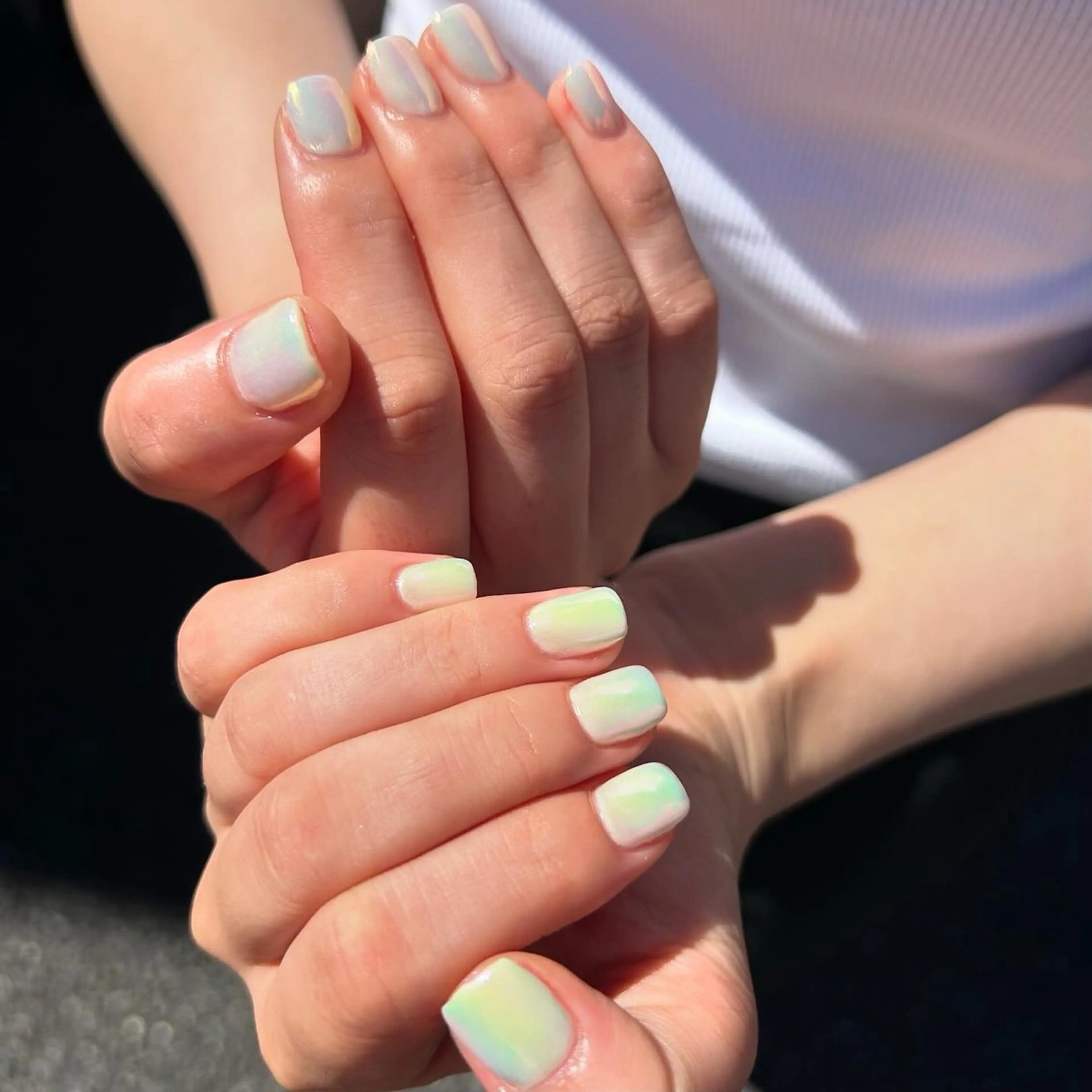 ネイル オーロラネイル nailsalon magentaのネイルデザイン