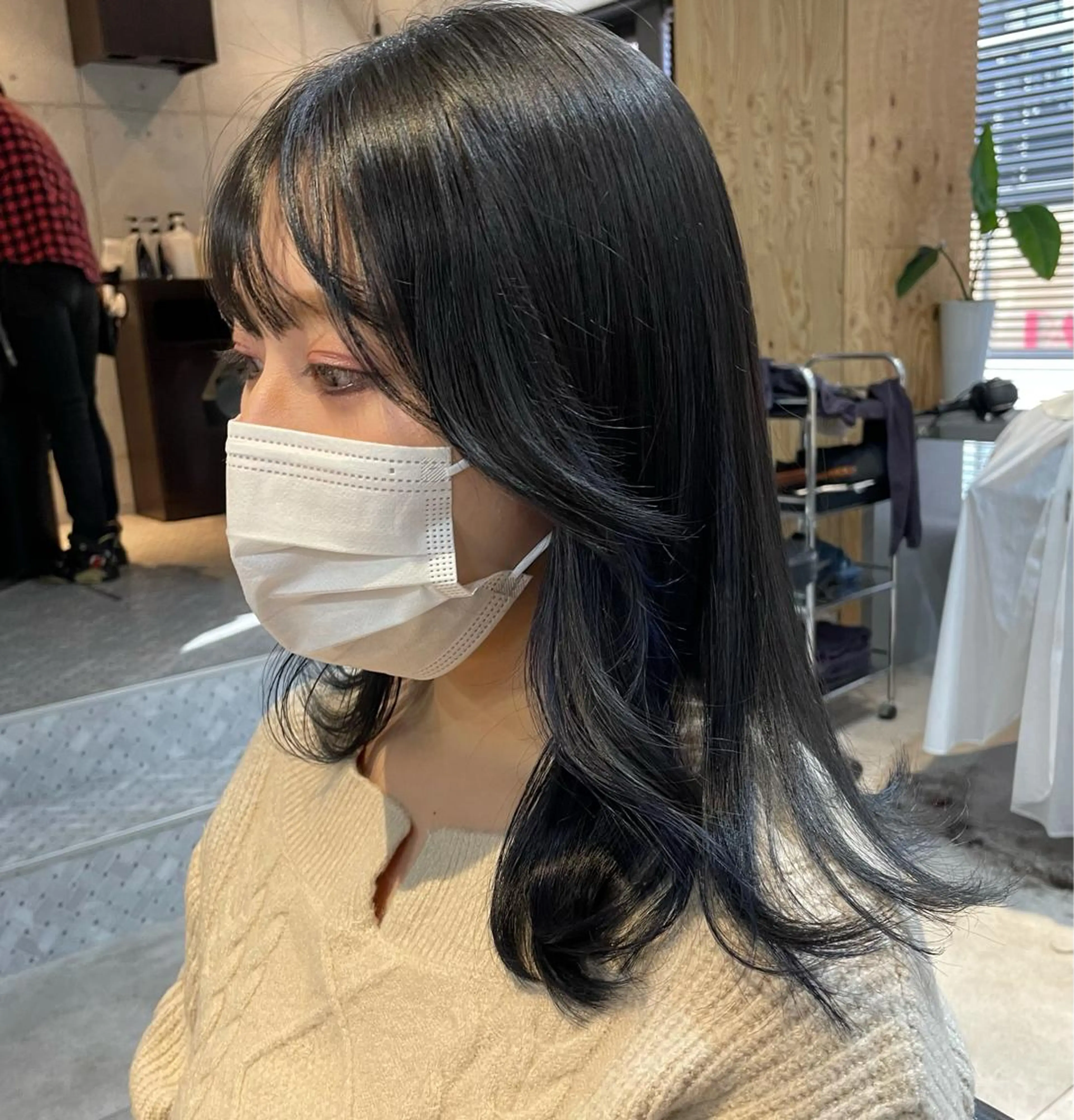 セミロング カラー 顔まわりレイヤー 顔周りカット レイヤーカット オオカワユウキ 🎀newi池袋のヘアスタイル