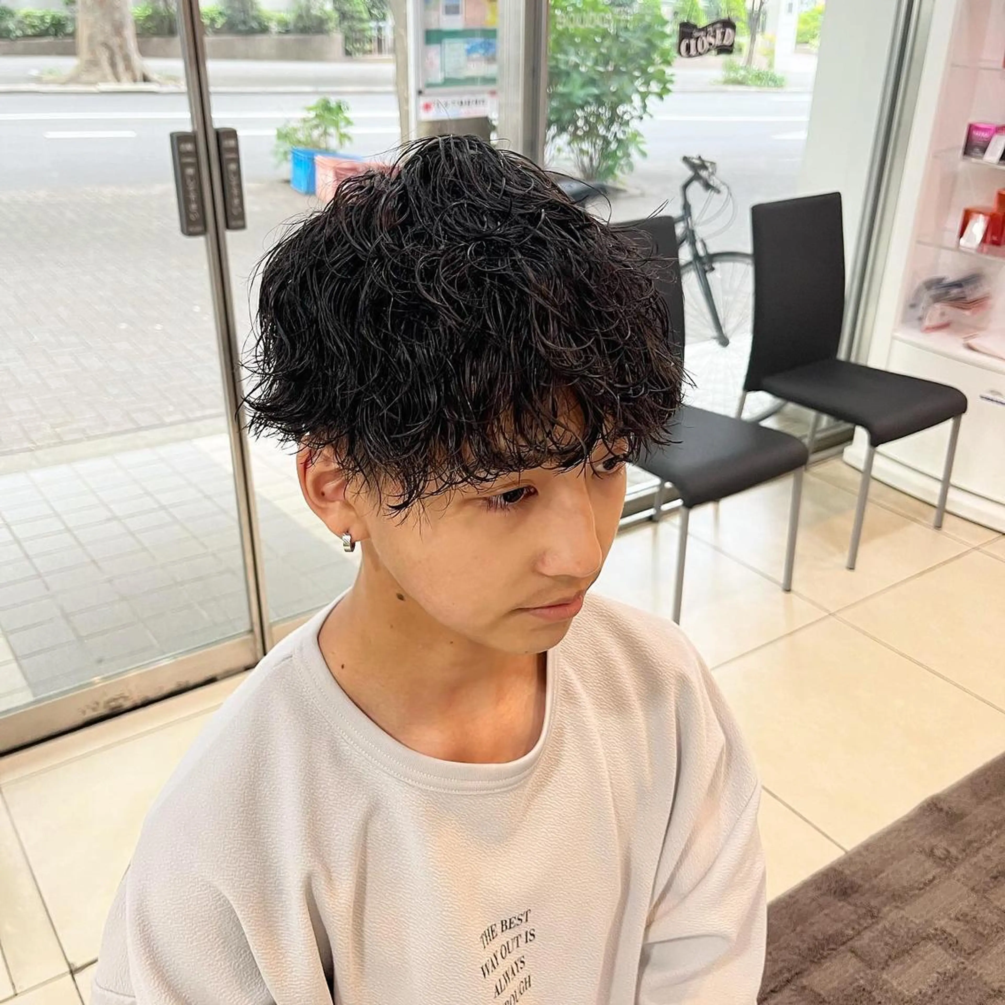 ショート パーマ メンズ マッシュ メンズパーマ ショートヘア カット パーマ カルマ・ニュアンス パーマ　須田龍世のヘアスタイル