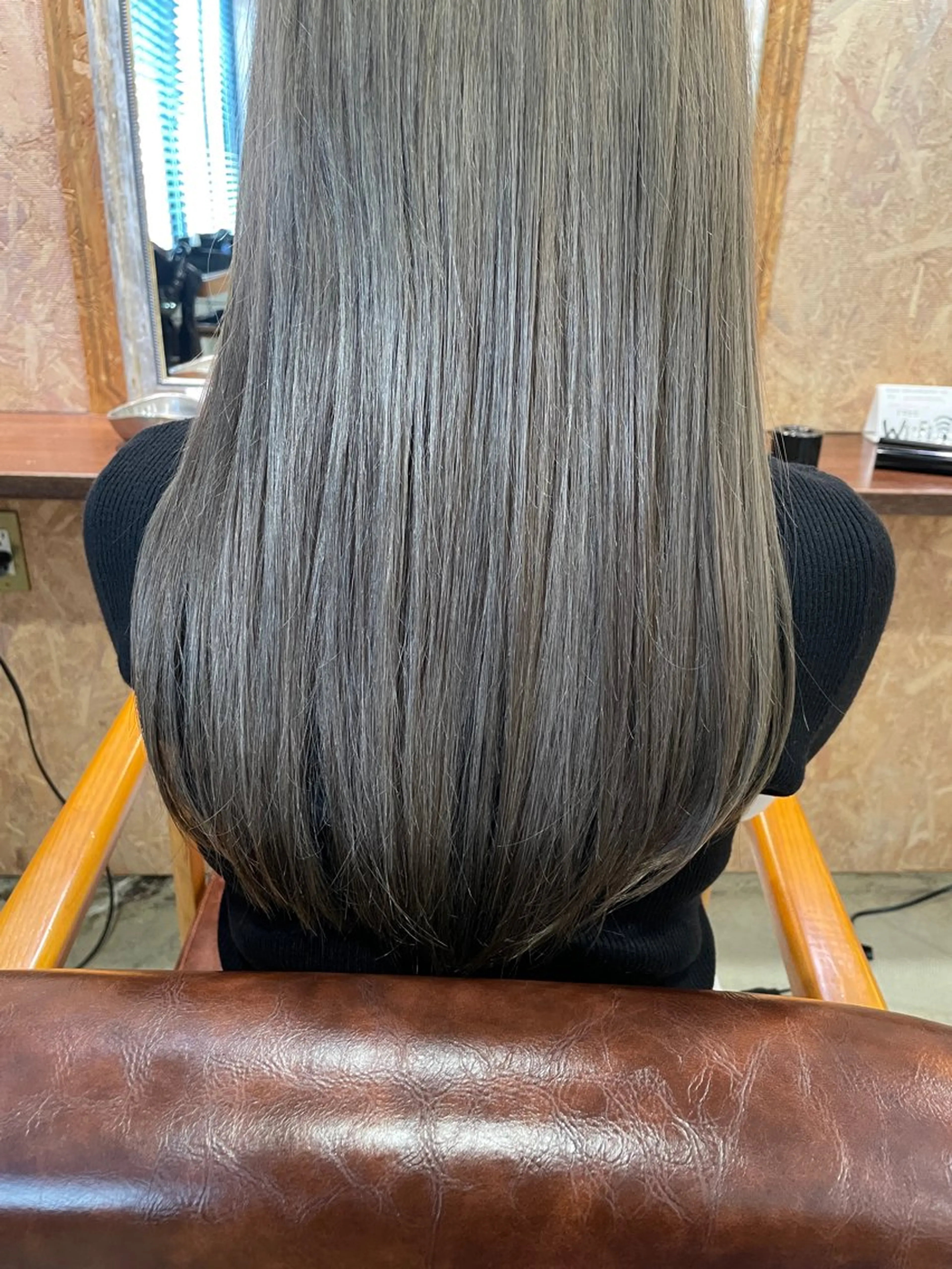 ロング カラー ブリーチ カット ヘアカラー トリートメント さの あやねのヘアスタイル