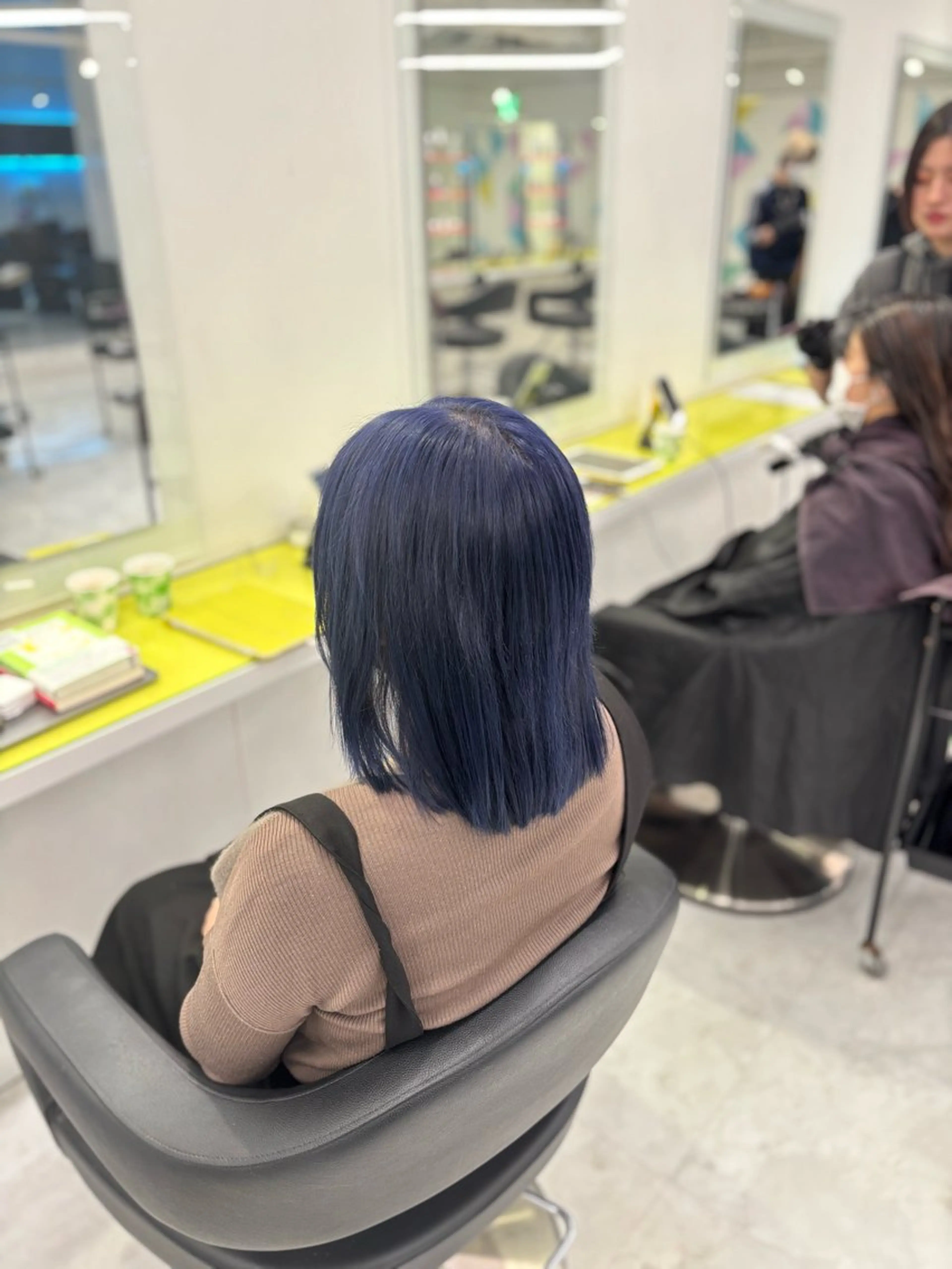 ショート カラー ブルーカラー ネイビーカラー ヘアカラー 大人っぽベージュ🤍 当日予約◎ヒロトのヘアスタイル