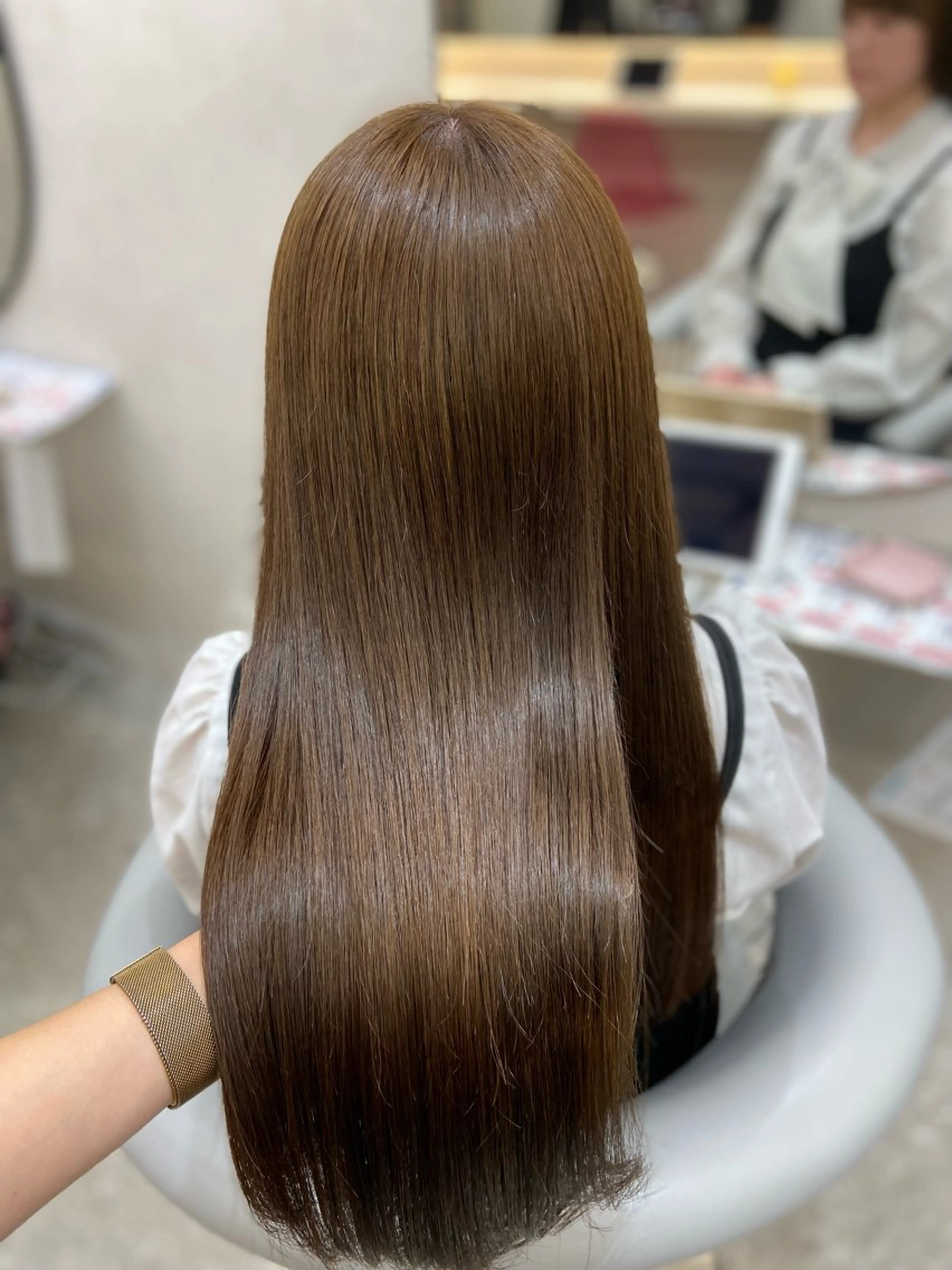 ロング カラー ベージュカラー ブリーチ グレージュ ミルクティーベージュ ブリーチなしカラー 新宿/韓国ヘア 中明度カラー/かやのヘアスタイル